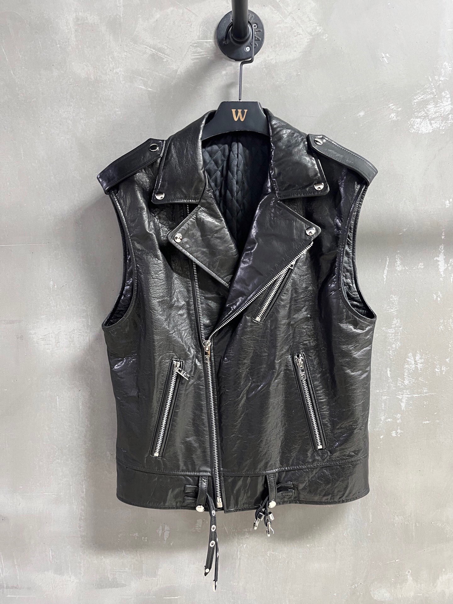 NO:885198,Off-season benefits are here. Celine cowhide cotton clothing, unique sample M1, size M, bust 104, length 65, shoulder width 48, special price, no return, no exchange, no free shipping, celine, cowhide,19860909反季福利来了Celine 牛皮棉服 孤品样衣M1 尺寸M胸围104 衣长65肩宽48,特价 不退不换不包邮,celine,cowhide,,Women's clothing