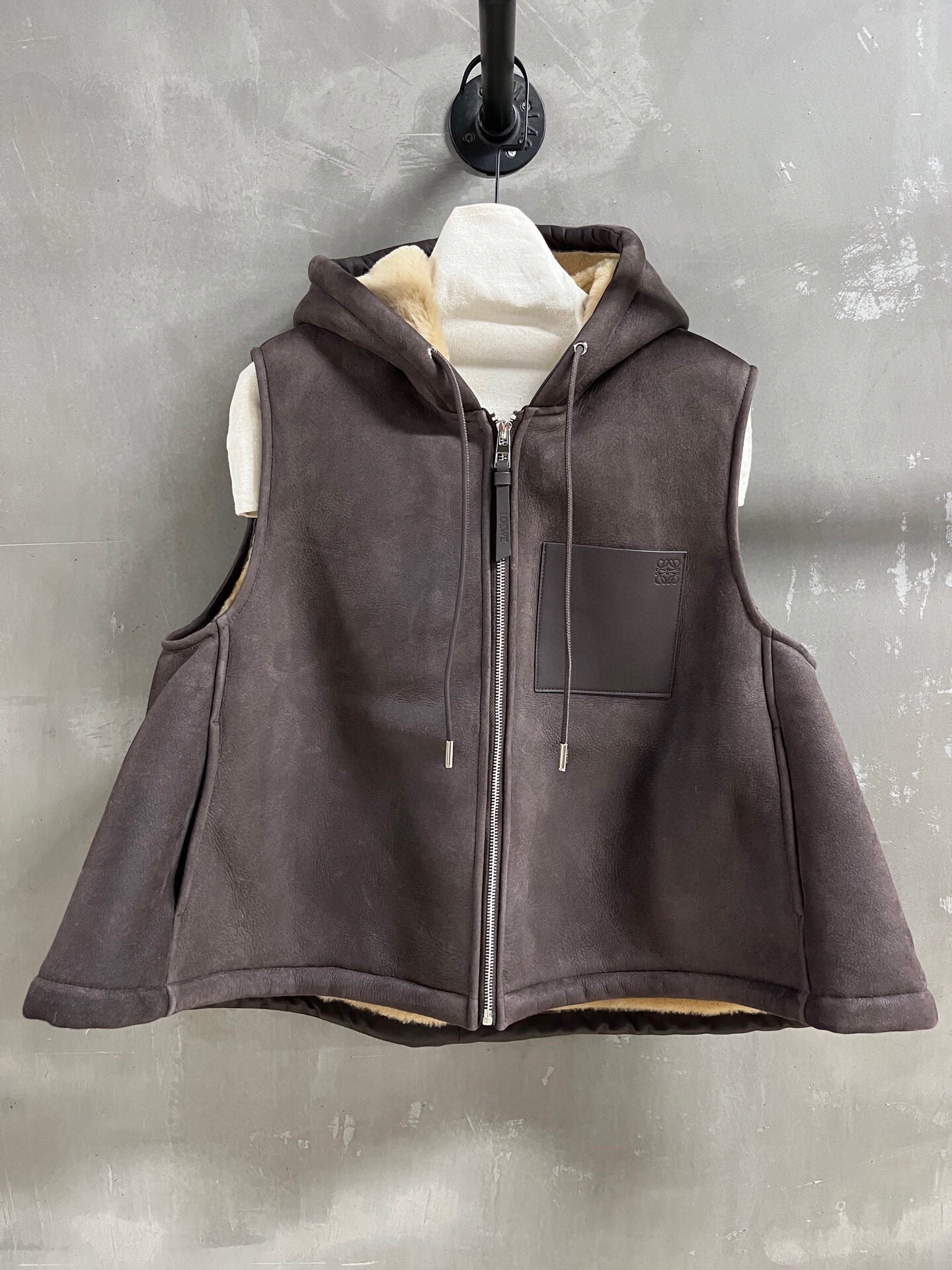 NO:885293,Special offer is here for Loewe Merino fur all-in-one unique sample garment M1, size M, bust 120, length 59, shoulder width 41, special offer, no refunds, no exchanges, no free shipping, loewe,19860909特价福利来了罗意威 美丽奴皮毛一体 孤品样衣M1 尺寸M码胸围120 衣长59 肩宽41,特价 不退不换不包邮,loewe,,Women's clothing