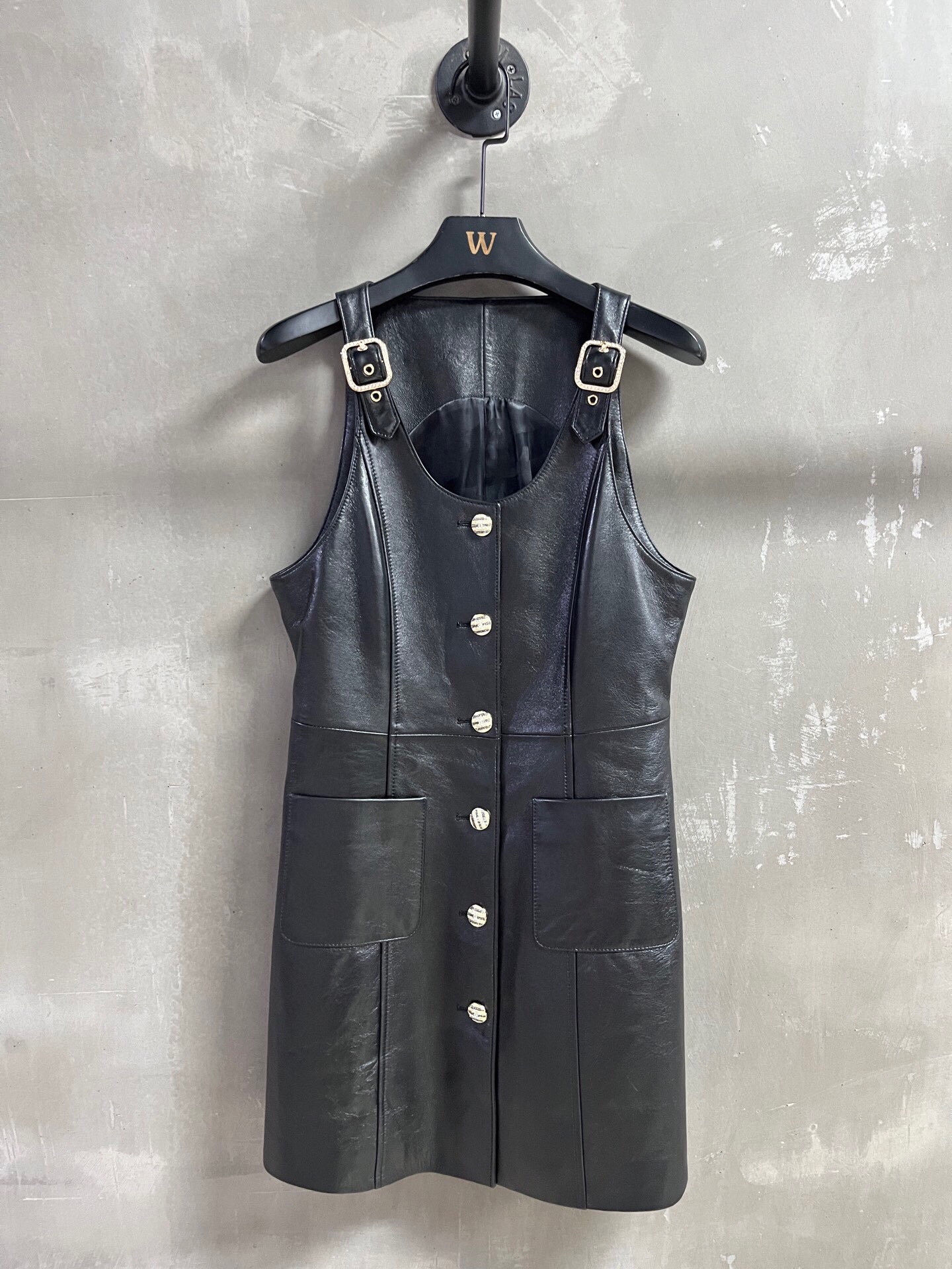 NO:884853,Special offer is here for Chanel Aurora Lambskin, one-of-a-kind sample dress M1, size M, bust 90, shoulder width 27, length 79, special offer, no refunds, no exchanges, no free shipping, chanel, sheepskin,19860909特价福利来了Chanel 极光小羊皮 孤品样衣M1 尺寸M码胸围90 肩宽27 衣长79,特价 不退不换不包邮,chanel,sheepskin,,Women's clothing