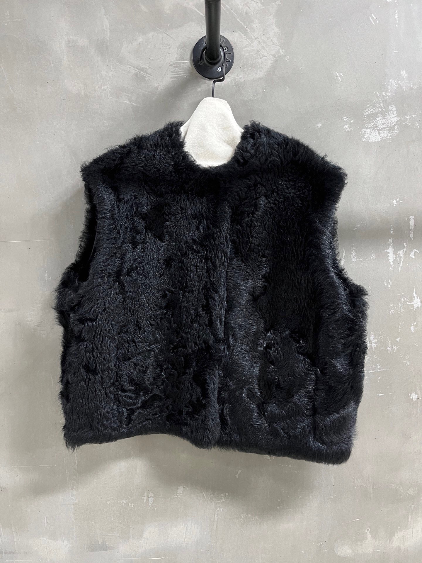 NO:884959,Special offer is here. Toteme sheepskin all-in-one unique sample garment M1, size M, bust 126, length 59, shoulder width 50, special offer, no return, no exchange, no free shipping, sheepskin,19860909特价福利来了Toteme 羊皮毛一体孤品样衣M1 尺寸M码胸围126 衣长59 肩宽50,特价 不退不换不包邮,sheepskin,,Women's clothing