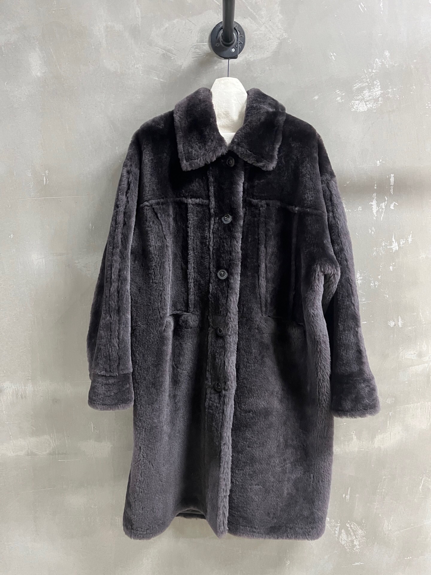 NO:885162,Special offer is here. Maxmara sheepskin all-in-one unique sample dress M1, size M, bust 128, length 102, raglan sleeve length 73, special offer, no return, no exchange, no free shipping, sheepskin,19860909特价福利来了Maxmara 羊皮毛一体 孤品样衣M1 尺寸M码胸围128 衣长102 连肩袖长73,特价 不退不换不包邮,sheepskin,,Women's clothing