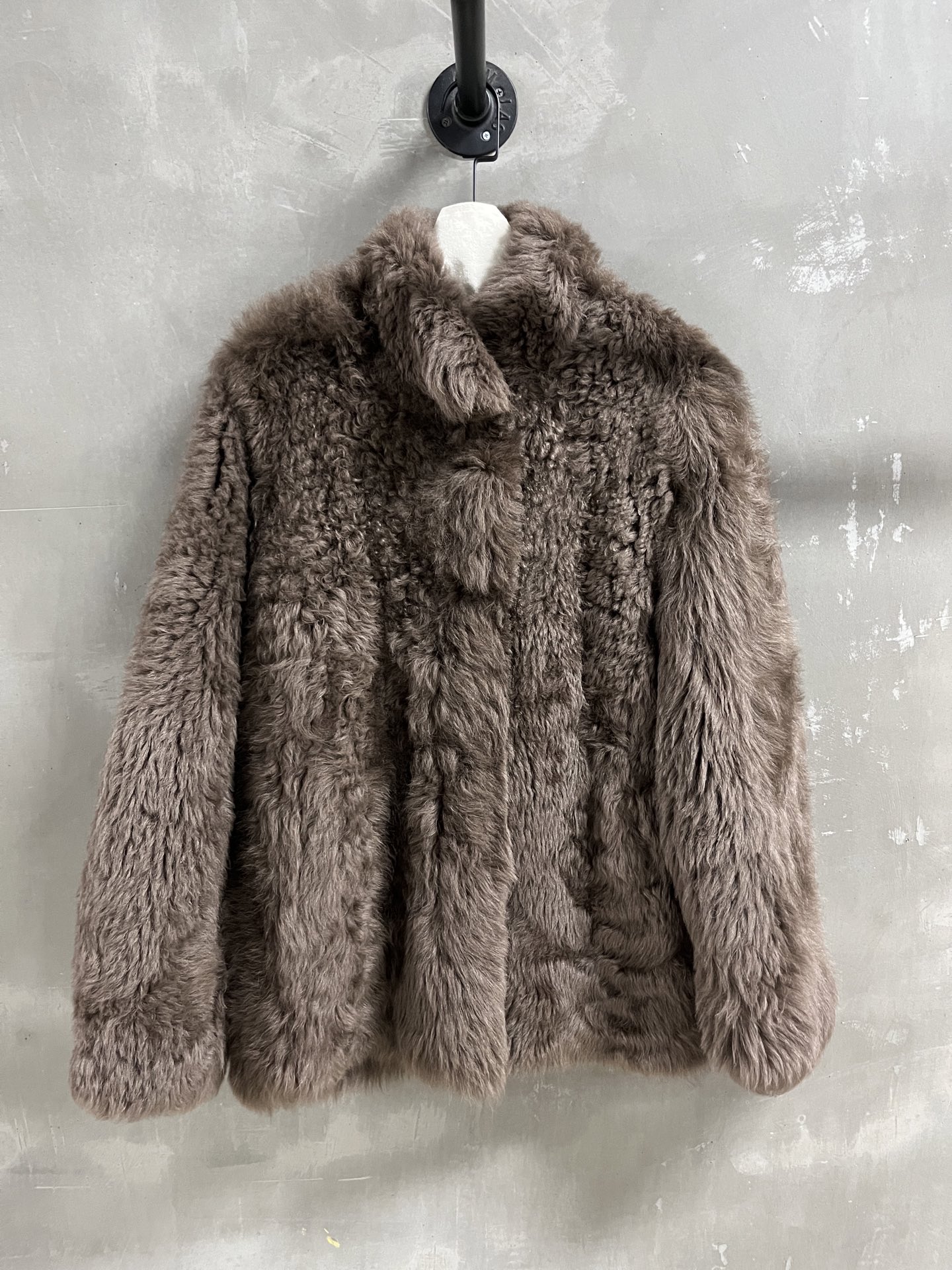 NO:886203,Special offer is here, Dior Tuscan sheepskin all-in-one unique sample dress M1, size M, bust 104, length 70, shoulder width 44, sleeve length 62, special offer, no return, no exchange, no free shipping, dior, sheepskin,19860909特价福利来了Dior 托斯卡纳羊皮毛一体 孤品样衣M1 尺寸M胸围104 衣长70 肩宽44 袖长62,特价 不退不换不包邮,dior,sheepskin,,Women's clothing