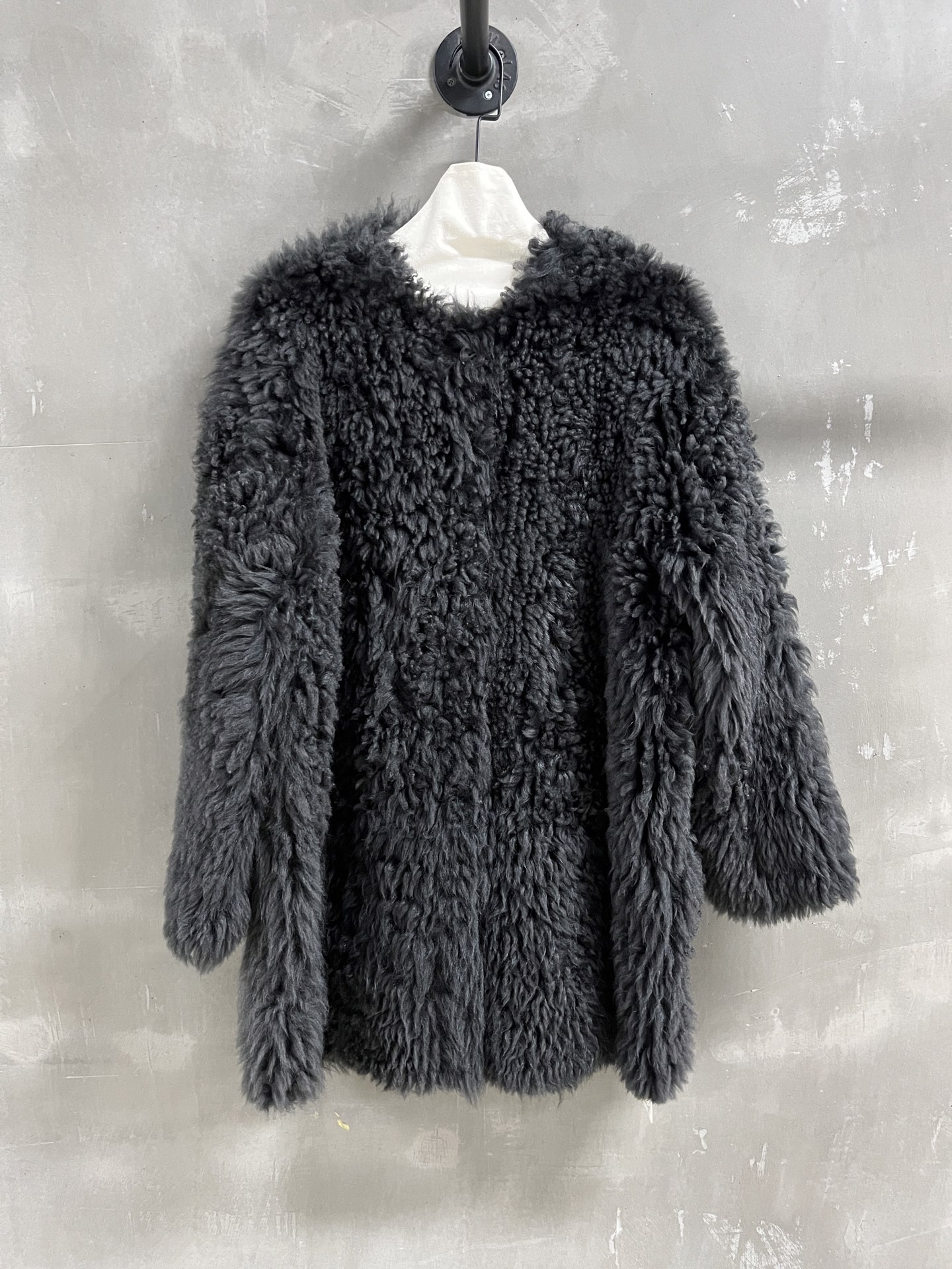 NO:887683,Special offer is here, Chanel Tuscan sheepskin all-in-one unique sample dress M1, size M, bust 114, shoulder width 52, sleeve length 50, dress length 83, special offer, no return, no exchange, no free shipping, chanel, sheepskin,19860909特价福利来了Chanel 托斯卡纳羊皮毛一体 孤品样衣M1 尺寸M码胸围114 肩宽52 袖长50衣长83,特价 不退不换不包邮,chanel,sheepskin,,Women's clothing