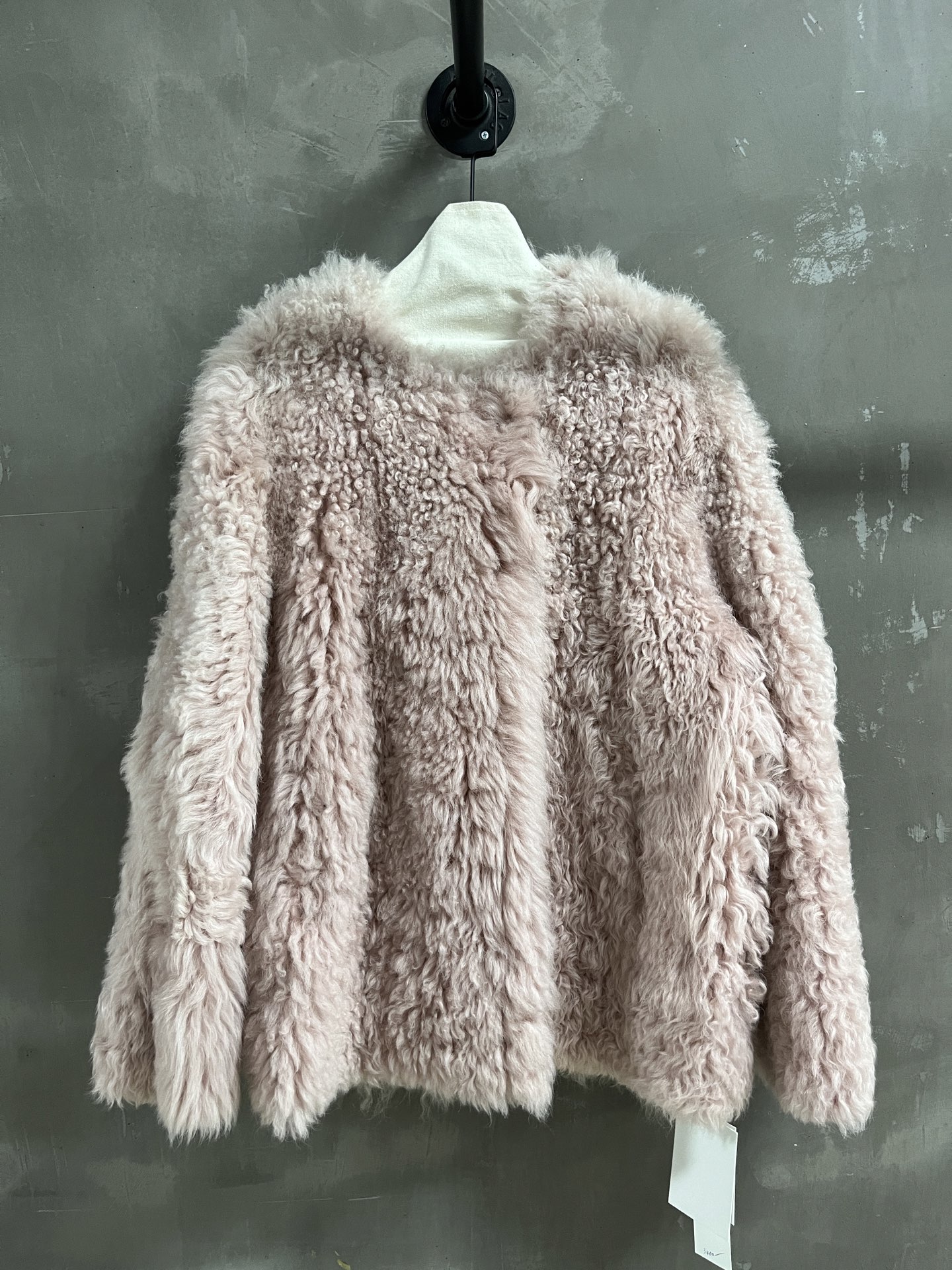 NO:887779,Special offer is here, Chanel Tuscan sheepskin all-in-one unique sample dress M1, size M, bust 112, length 70, shoulder width 54, sleeve length 56, special offer, no return, no exchange, no free shipping, chanel, sheepskin,19860909特价福利来了Chanel 托斯卡纳羊皮毛一体 孤品样衣M1 尺寸M码胸围112 衣长70 肩宽54 袖长56,特价 不退不换不包邮,chanel,sheepskin,,Women's clothing