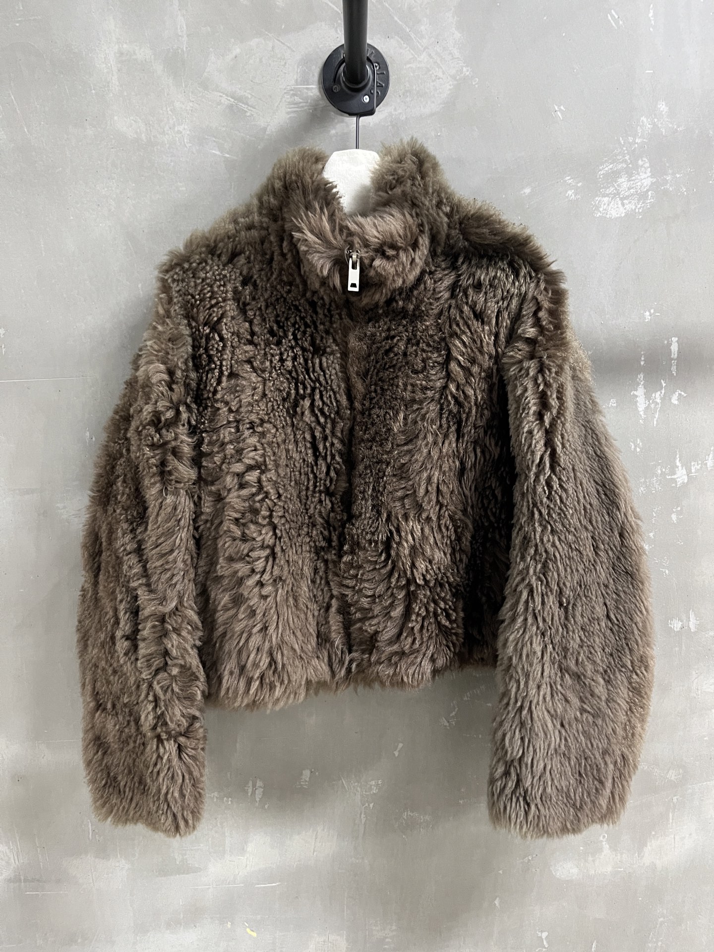NO:887799,Special offer is here, Dior Tuscan sheepskin all-in-one unique sample dress M1, size M, bust 124, length 54, shoulder width 60, sleeve length 52, special offer, no return, no exchange, no free shipping, dior, sheepskin,19860909特价福利来了Dior 托斯卡纳羊皮毛一体 孤品样衣M1 尺寸M码胸围124 衣长54 肩宽60 袖长52,特价 不退不换不包邮,dior,sheepskin,,Women's clothing