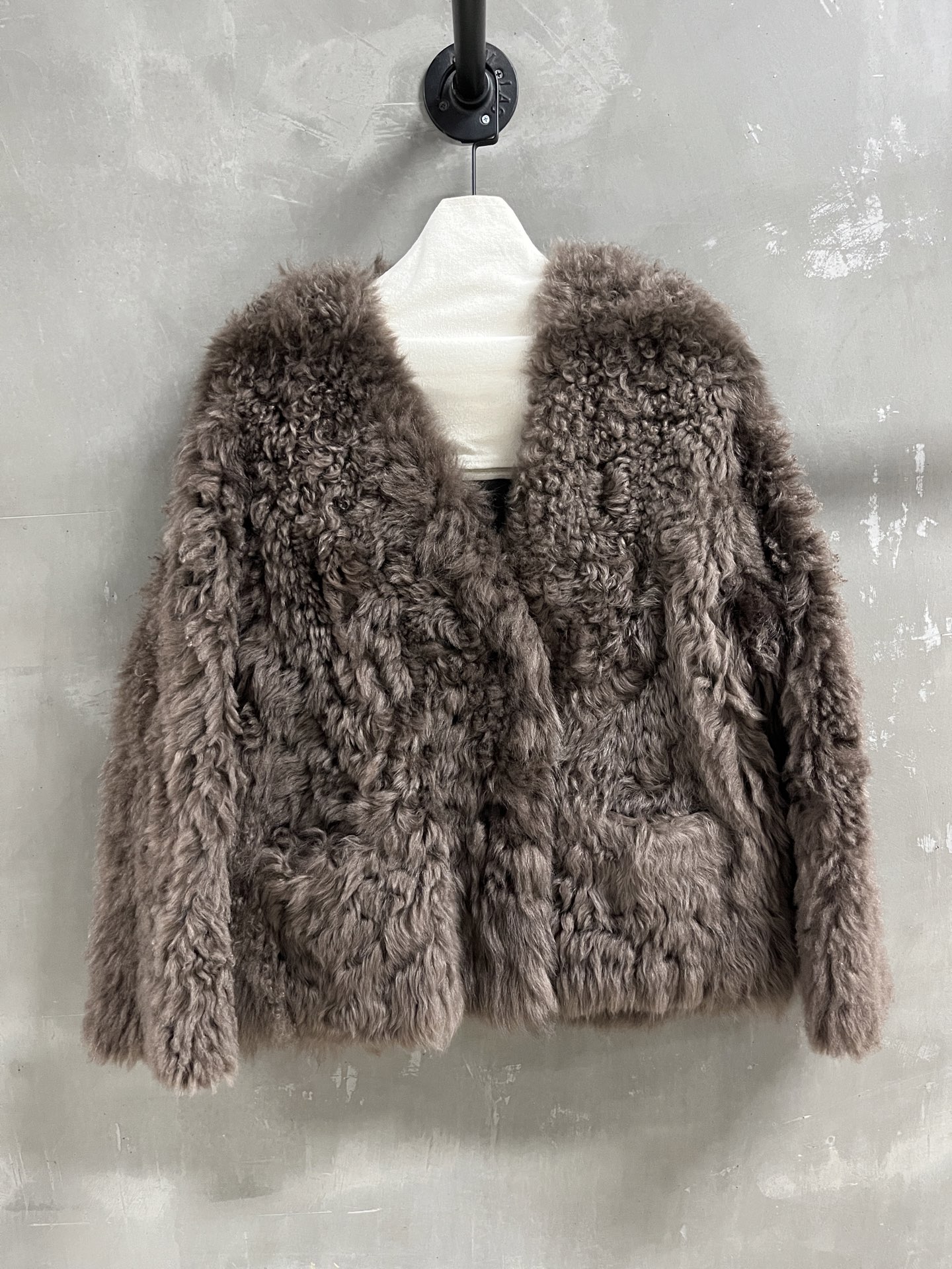 NO:887818,Special offer is here, Chanel Tuscan sheepskin all-in-one unique sample dress M1, size M, bust 110, length 61, shoulder width 54, sleeve length 51, special offer, no return, no exchange, no free shipping, chanel, sheepskin,19860909特价福利来了Chanel 托斯卡纳羊皮毛一体 孤品样衣M1 尺寸M码胸围110 衣长61 肩宽54 袖长51,特价 不退不换不包邮,chanel,sheepskin,,Women's clothing