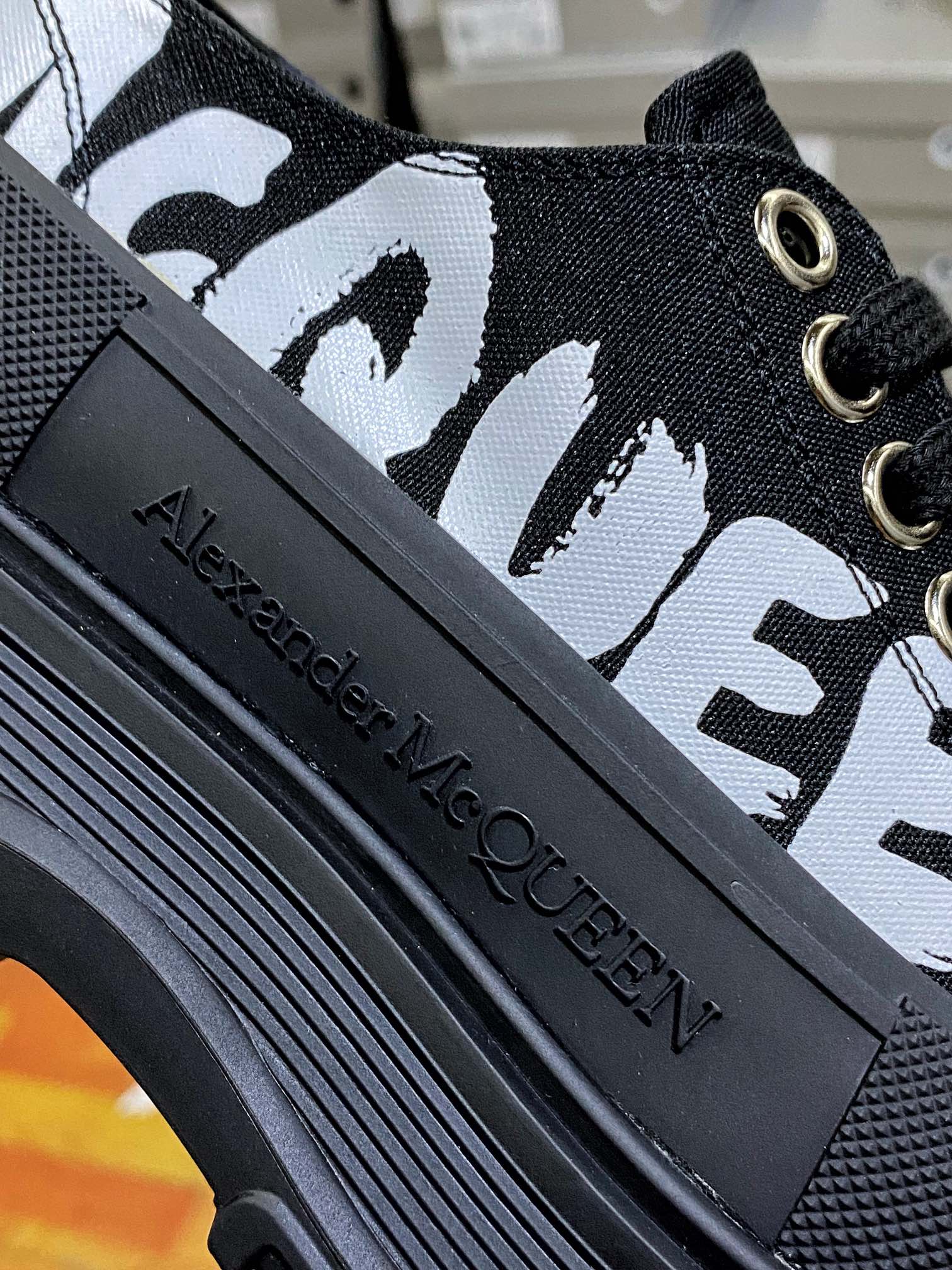 Alexander McQueen/Alexander McQueen platform shoes thick-soled height-enhancing canvas dad shoes graffiti color matching