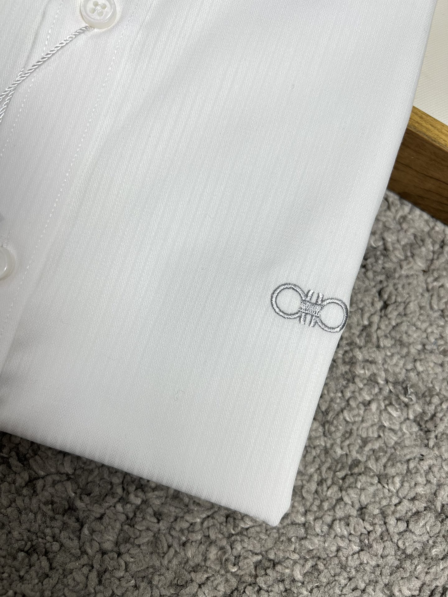 Fe菲拉格慕24SS春夏新款短袖衬衫商务休闲简约百搭高端系列黑色白色S,M,L,XL,XXL