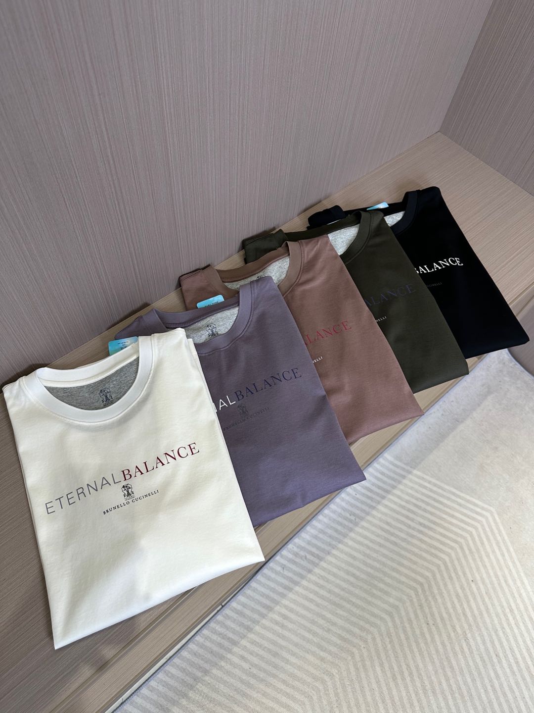 NO:132849,BC 25SS spring and summer hot products are coming [Fireworks] Selected mulberry silk fabrics, yarn environmentally friendly dyeing and shaping, fabric upper body is soft and comfortable, collar thread synchronous dyeing, the bottom edge is made of half-needle corner picking process, logo material flocking and pulling up to three-dimensional, exclusive craftsmanship, full details, high-end and atmospheric upper body, 5-color model, code number 48-56,,alexander wang19860909BC 25SS春夏爆款来袭[烟花] 精选桑蚕丝面料 纱线环保染色定型 面料上身柔软舒适 领子螺纹同步染色制造底边采用半针挑角工艺 logo材料植绒拉高有立体感 独家工艺 细节拉满 上身高端大气 5色款 码数 48-56,,alexander wang,Men's clothing