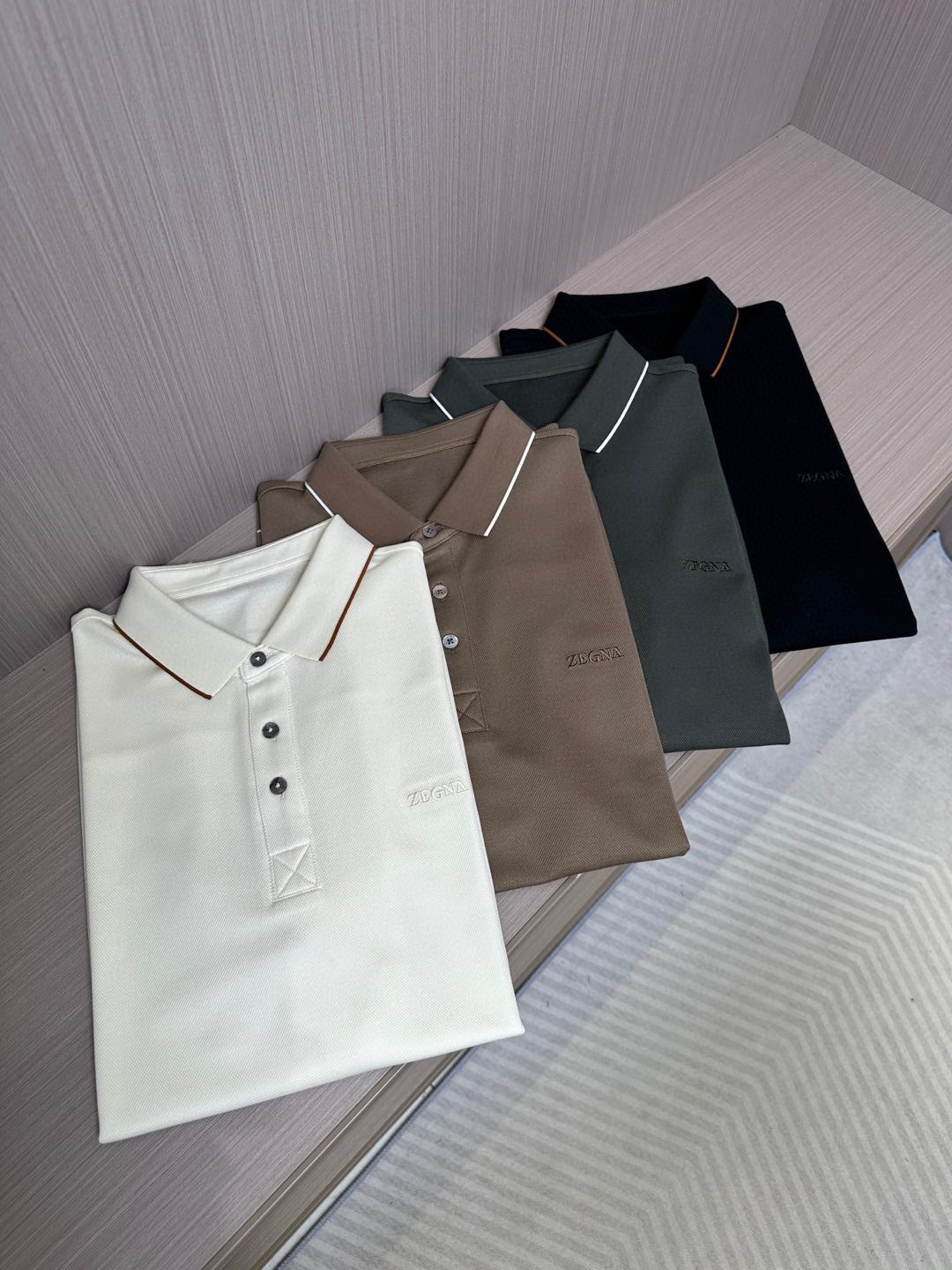 NO:121904,ZZ Zenia 25SS early spring new style starting color woven Polo original custom imported yarn color dyed collar bottom edge classic striped matching fashionable and versatile 4 color black, dark green, brown, light apricot color number 48-56, zegna, alexander wang19860909ZZ杰尼亚25SS早春新款起脚色织Polo 原版定制 进口纱线色染 领边底边经典条纹搭配 时尚百搭 4色款 颜色黑色,墨绿色,棕,浅杏色 码数48-56,,zegna,alexander wang,Men's clothing