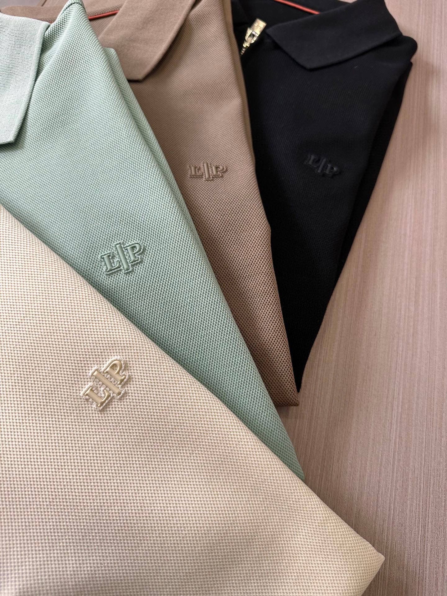   lp。家25SS早春新款起脚色织Polo 原版定制 进口纱线色染半拉链领口设计  时尚百搭 4色款🔥