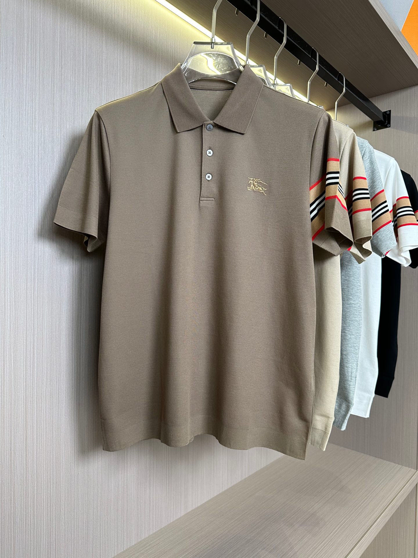   🔥BBR家25SS春夏新款起脚色织Polo 原版定制 进口纱线色染 袖口条纹设计，胸前刺绣最新战马🐎
