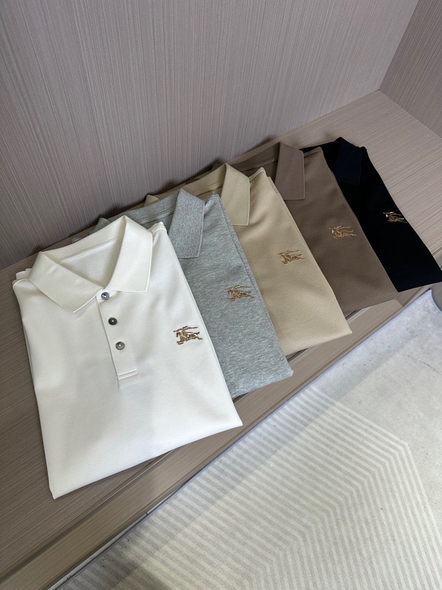   🔥BBR家25SS春夏新款起脚色织Polo 原版定制 进口纱线色染 袖口条纹设计，胸前刺绣最新战马🐎