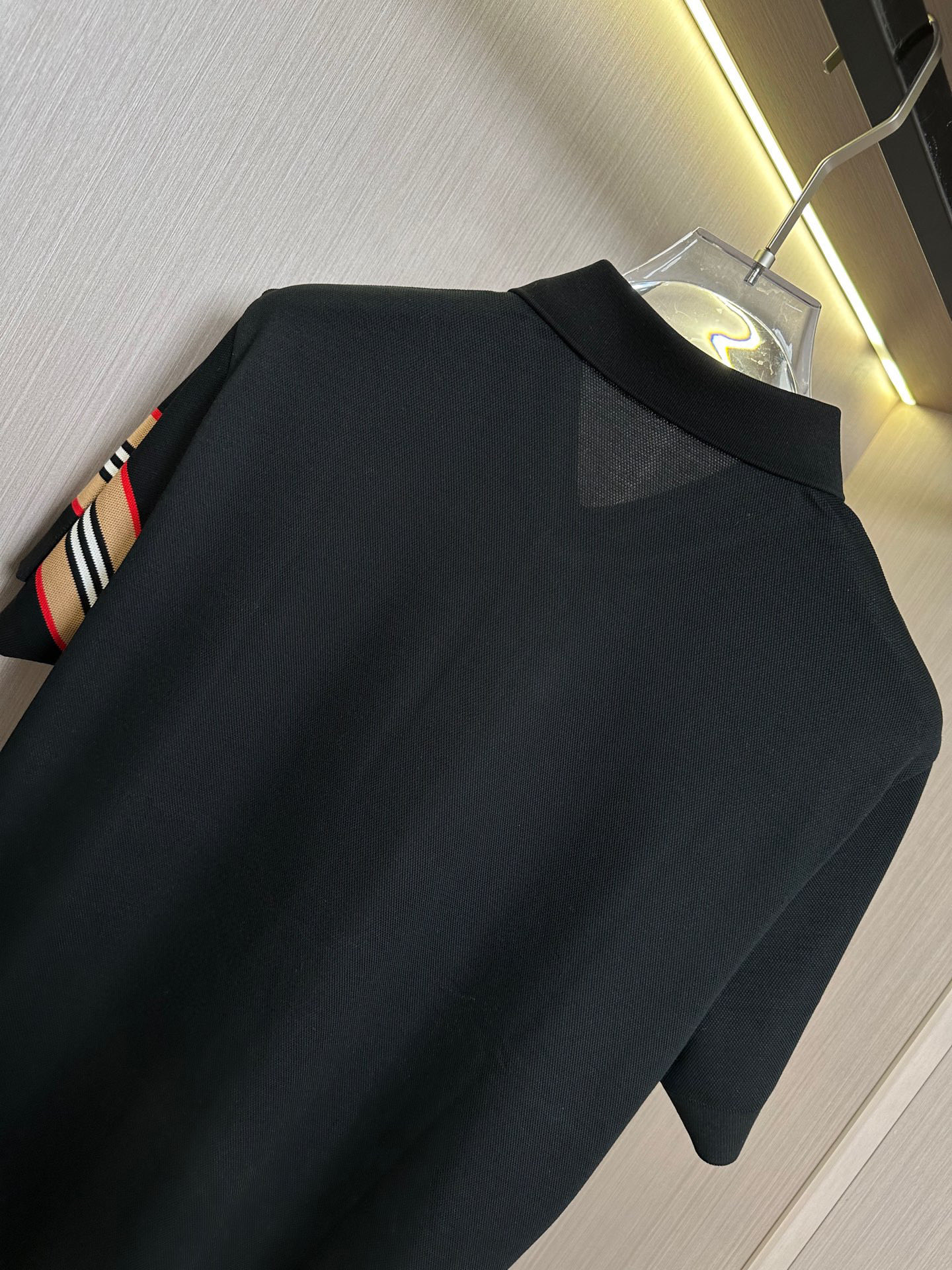   （黑色展示）……