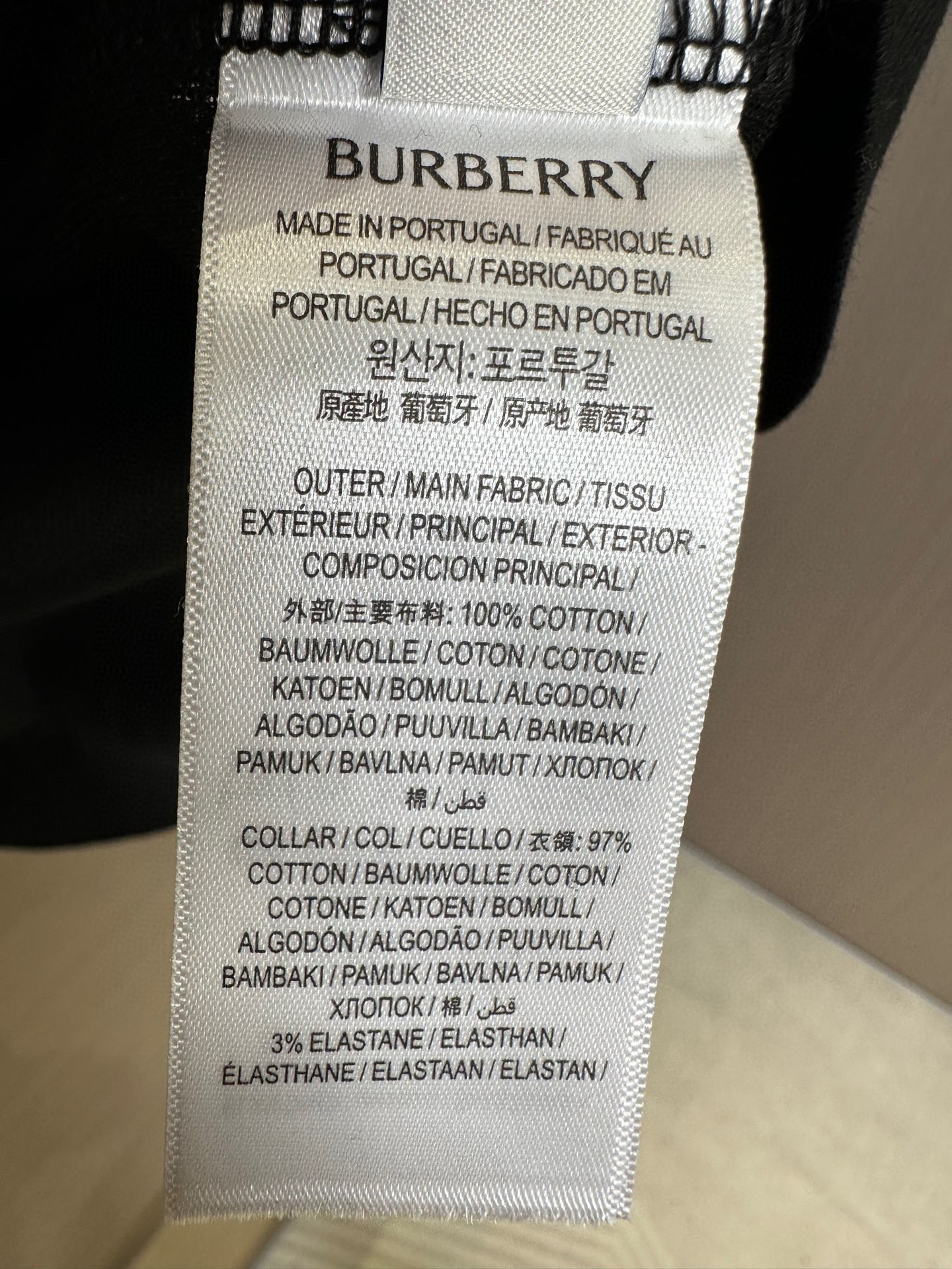   （黑色展示）……