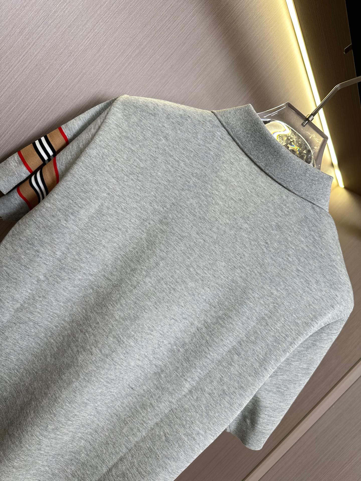   （浅灰色展示）……