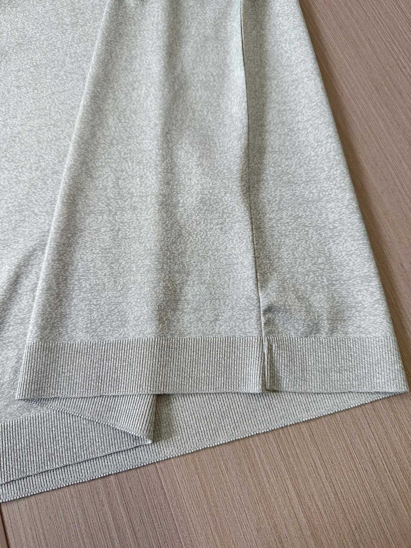   浅灰色展示～