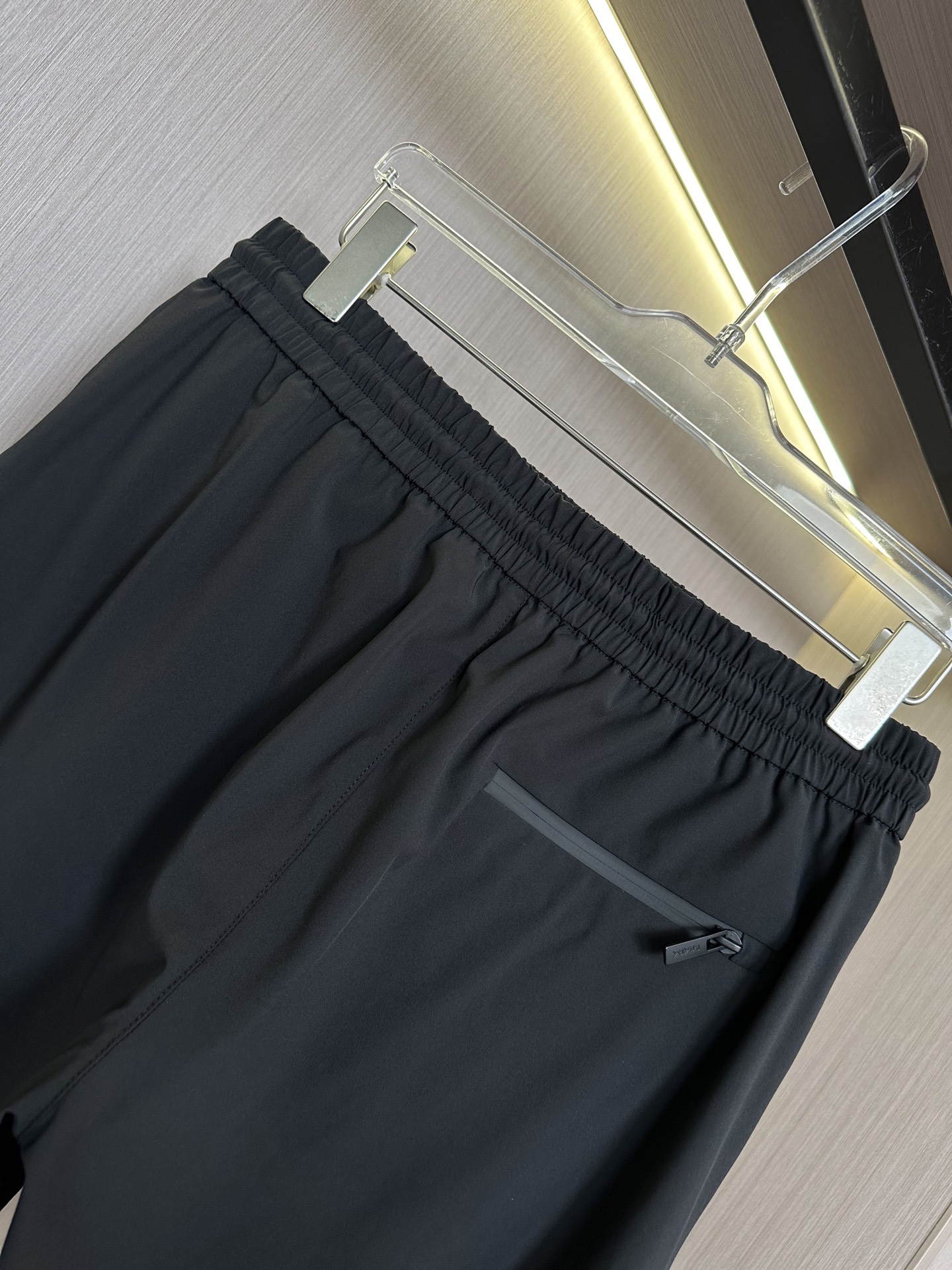 短袖外套 马甲 短裤  黑色短裤展示……