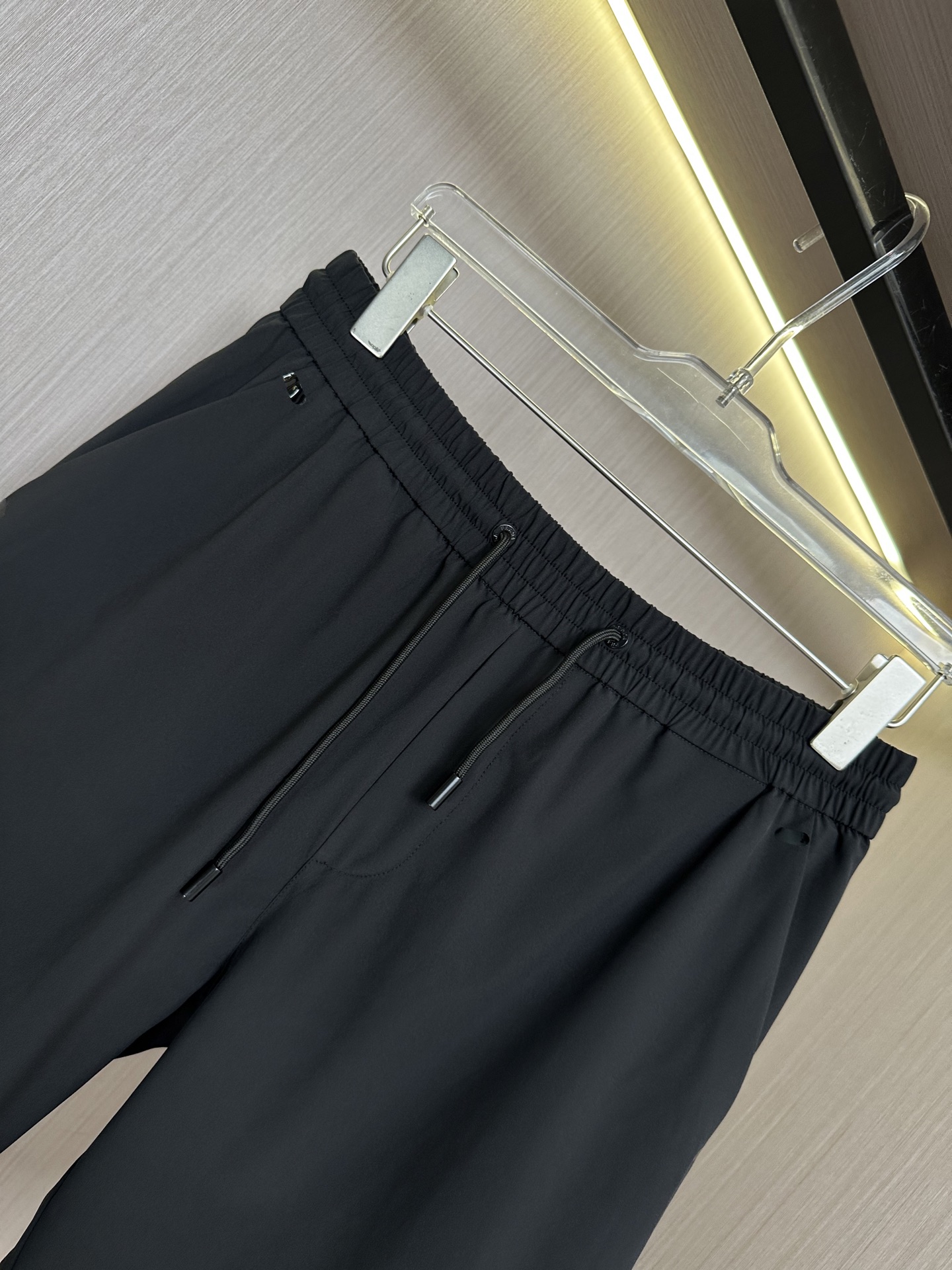 短袖外套 马甲 短裤  黑色短裤展示……