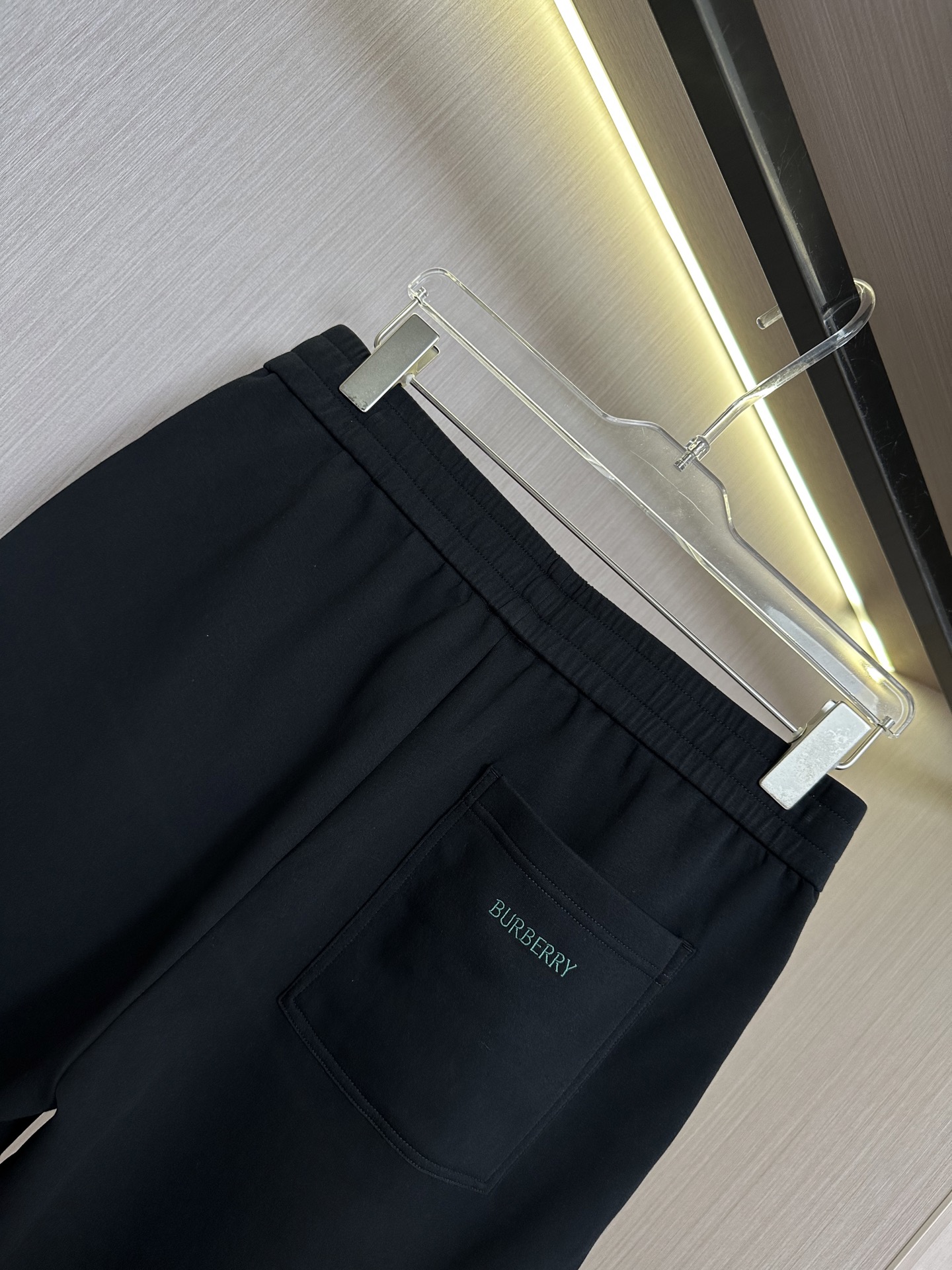 衣服 裤子  黑色短裤～