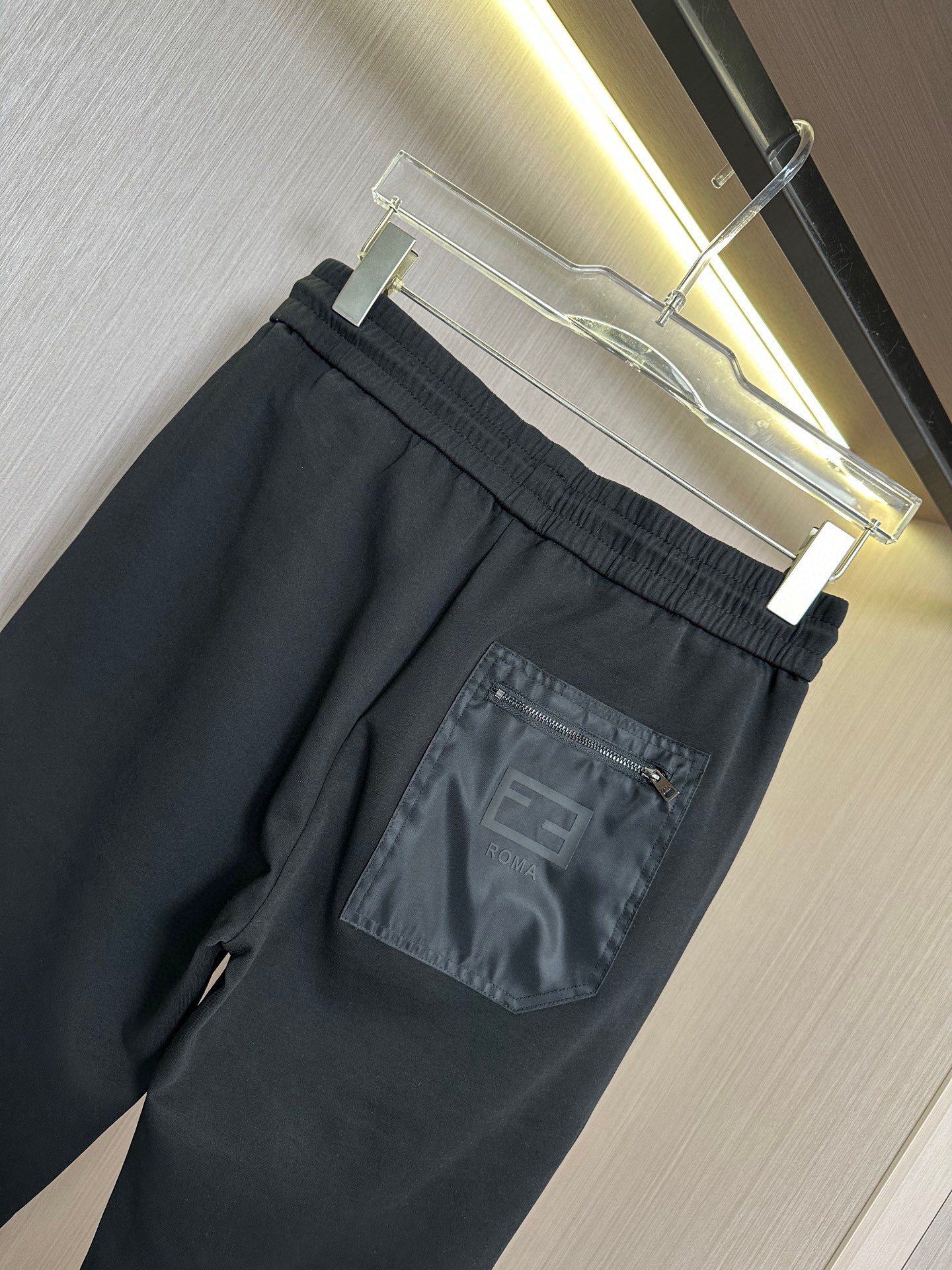 FDFendi 25SS Men’s Cotton Footpants: Stylish, Comfortable, and Versatile Sportswear Collection - 图片 5