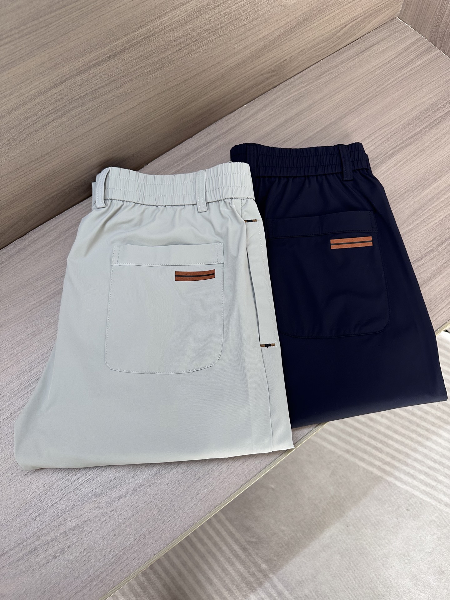 NO:479788,Jenia SS new product, available on the official website at the same time, men's casual pants are made of customer-supplied elastic fabric, the fabric is as soft as baby's skin, and has extremely high wrinkle resistance. It is essential to have the upper body comfort in summer. The design is unique, fashionable and casual, and the upper body effect is super great. M-3xL,,zegna,alexander wang19860909杰尼亚 ss新品,官网同步有售,男士休闲裤 采用客供弹力面料,面料柔软如婴儿肌肤一样舒适极高,抗皱性极强.夏季必备上身舒适.设计独特,时尚又休闲,上身效果超级棒码数 M-3xL,,zegna,alexander wang,Men's clothing