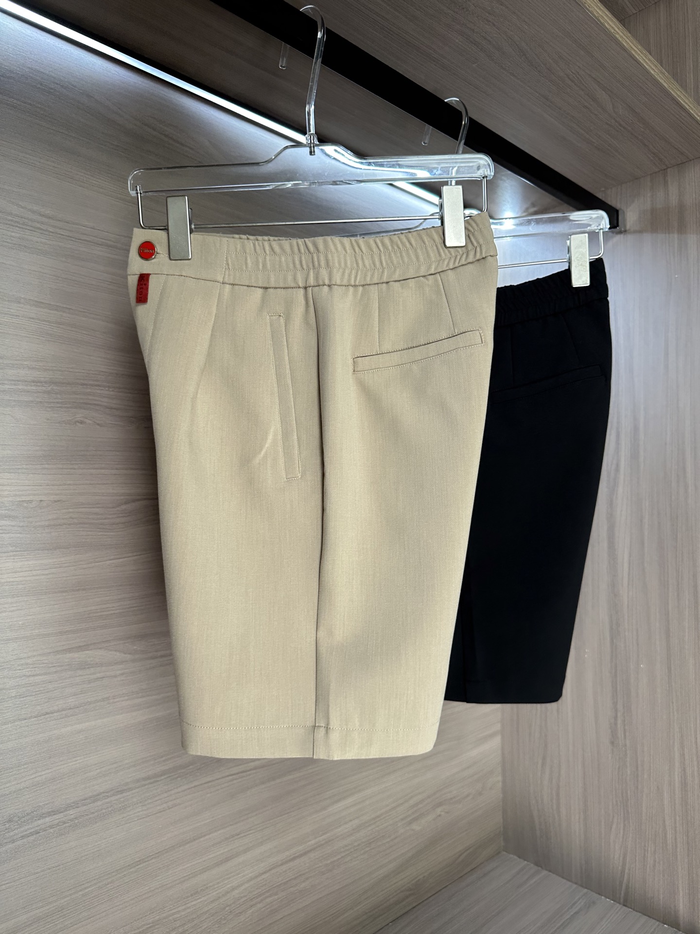 NO:479853,Khaki Size M. L.XL.kiton Spring and summer new style, the latest casual shorts. The original pants are casual and versatile, casual and lazy, high-end custom fabrics, customized craftsmanship, and comfortable. High-end and atmospheric, does the summer taste have? The first choice is two-color Size M-3XL, shorts, alexander wang19860909卡其码数M. L.XL.kiton 春夏季新款,最新休闲短裤.原版裤型上身休闲百搭、随性慵懒范,高级定制面料,订制工艺 舒适感爆棚.高端大气,夏天的味道有没有,首选 两色款 码数M-3XL,,shorts,alexander wang,Men's clothing