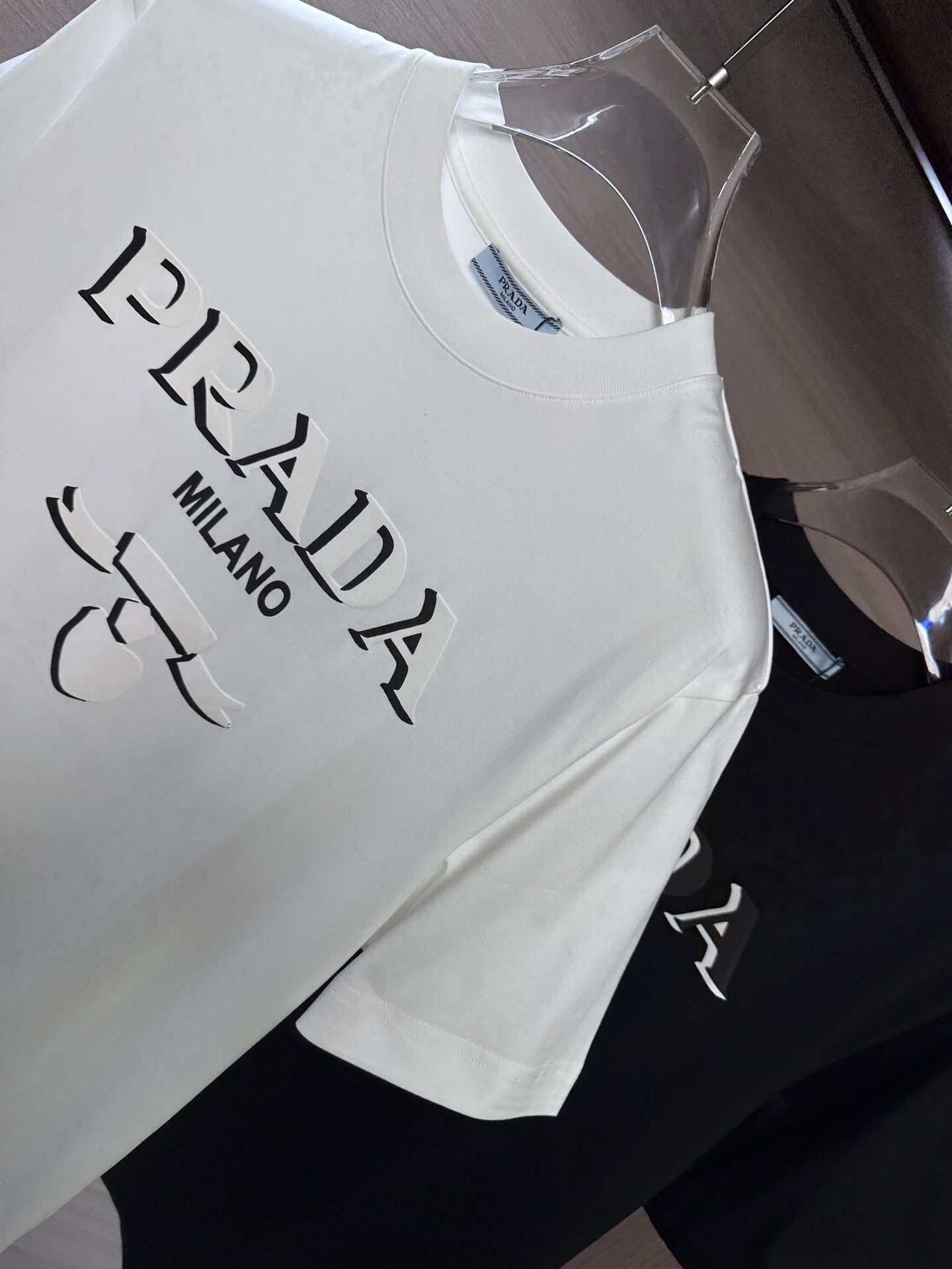 🔥P普家26SS春夏新款圆领短袖，定制纯棉材质，舒适透气，胸前重工字母图案设计 时尚百搭，休闲单品颜色：