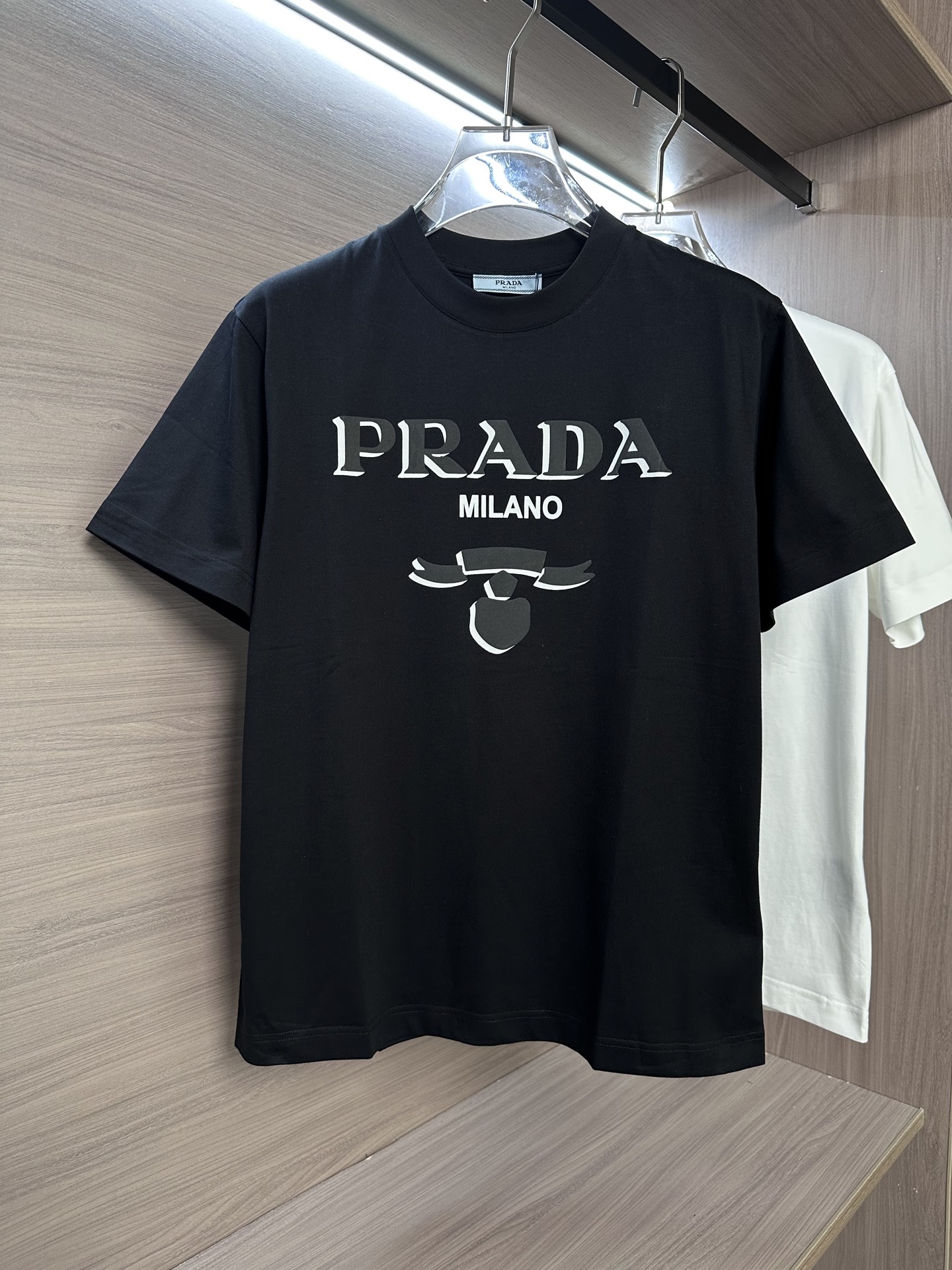 🔥P普家26SS春夏新款圆领短袖，定制纯棉材质，舒适透气，胸前重工字母图案设计 时尚百搭，休闲单品颜色：