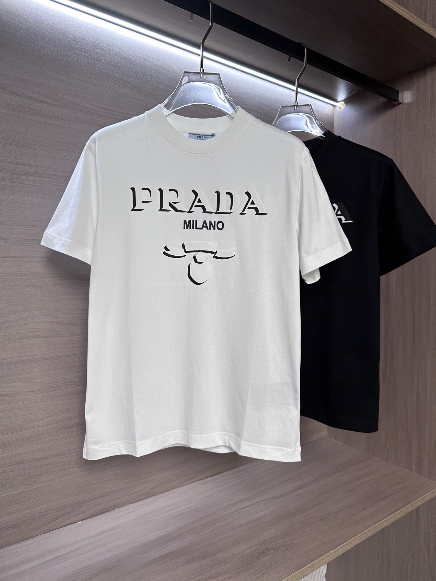 🔥P普家26SS春夏新款圆领短袖，定制纯棉材质，舒适透气，胸前重工字母图案设计 时尚百搭，休闲单品颜色：