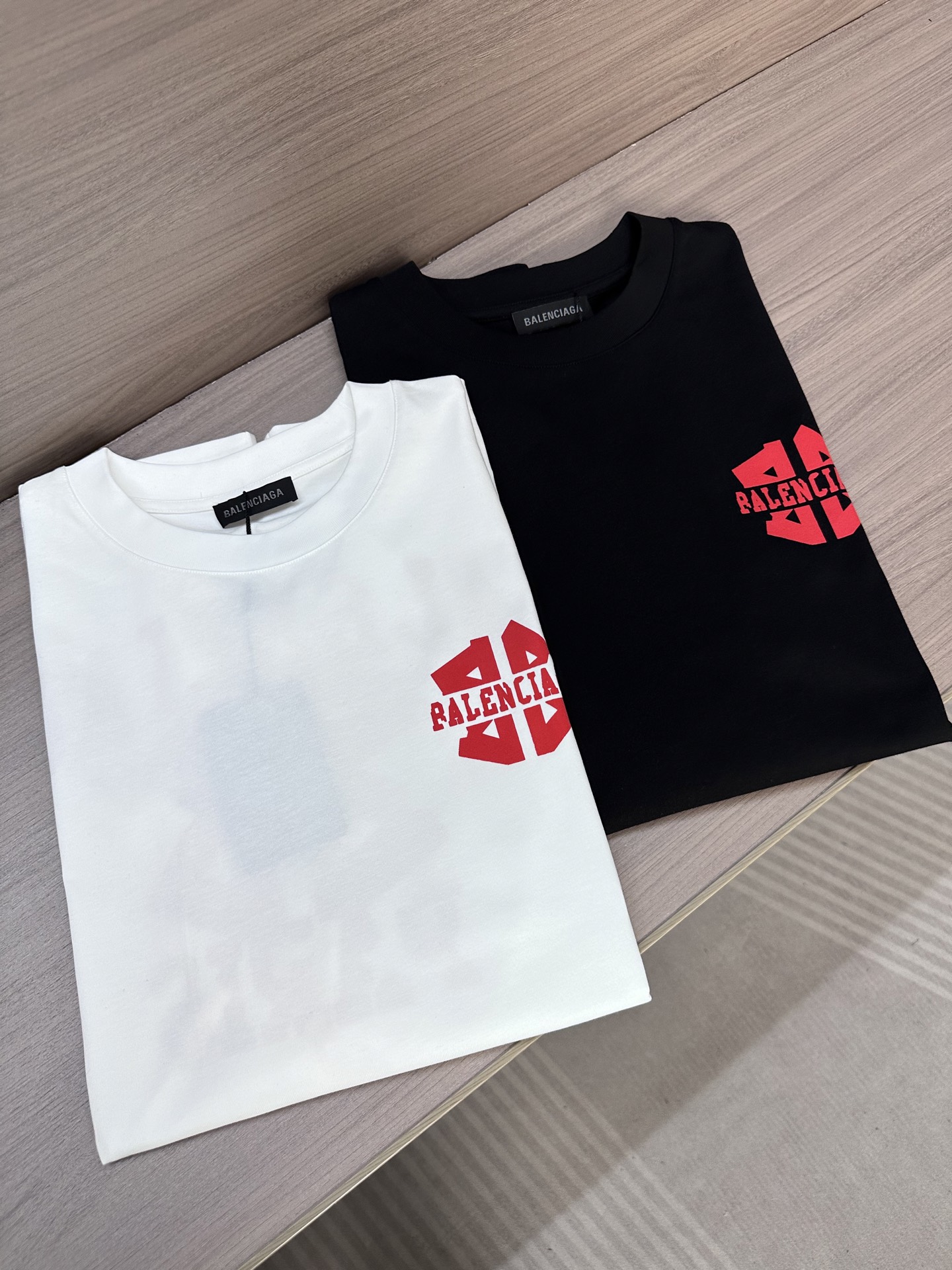 🔥BLAN巴黎世家26ss夏季最新款短袖圆领T恤 高端订制 设计前卫时尚！前后品牌经典logo重工艺设计