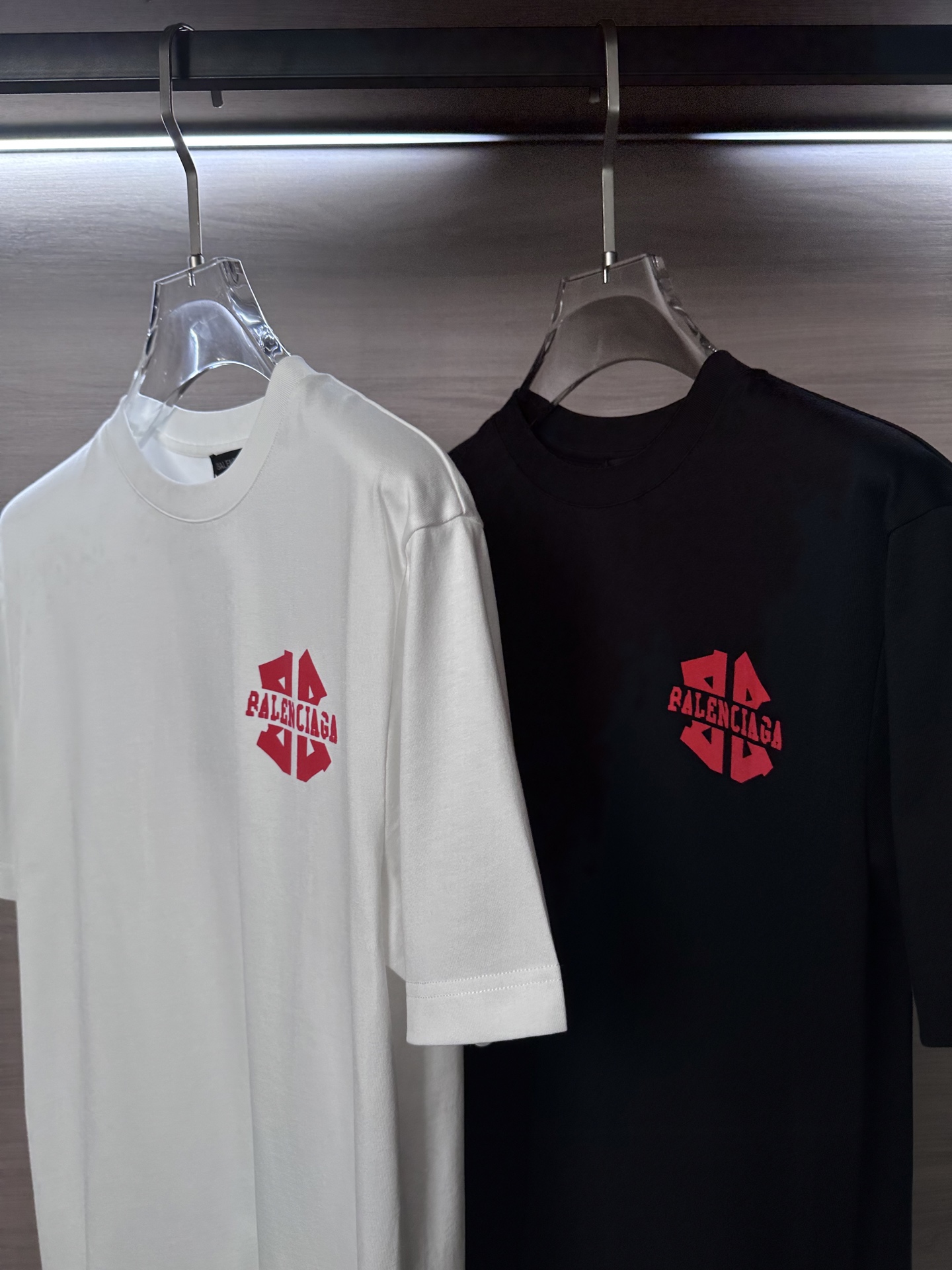 🔥BLAN巴黎世家26ss夏季最新款短袖圆领T恤 高端订制 设计前卫时尚！前后品牌经典logo重工艺设计