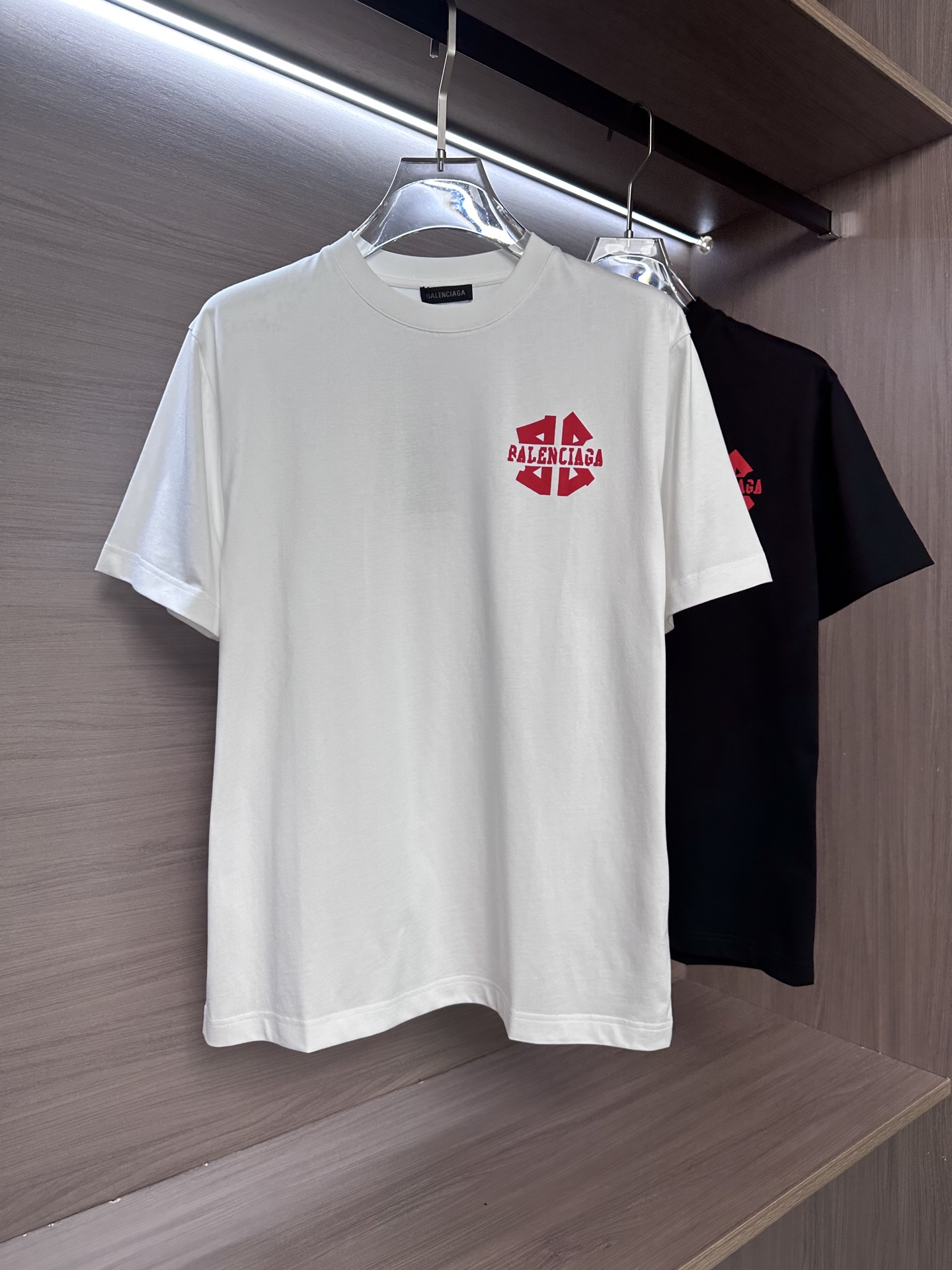 🔥BLAN巴黎世家26ss夏季最新款短袖圆领T恤 高端订制 设计前卫时尚！前后品牌经典logo重工艺设计