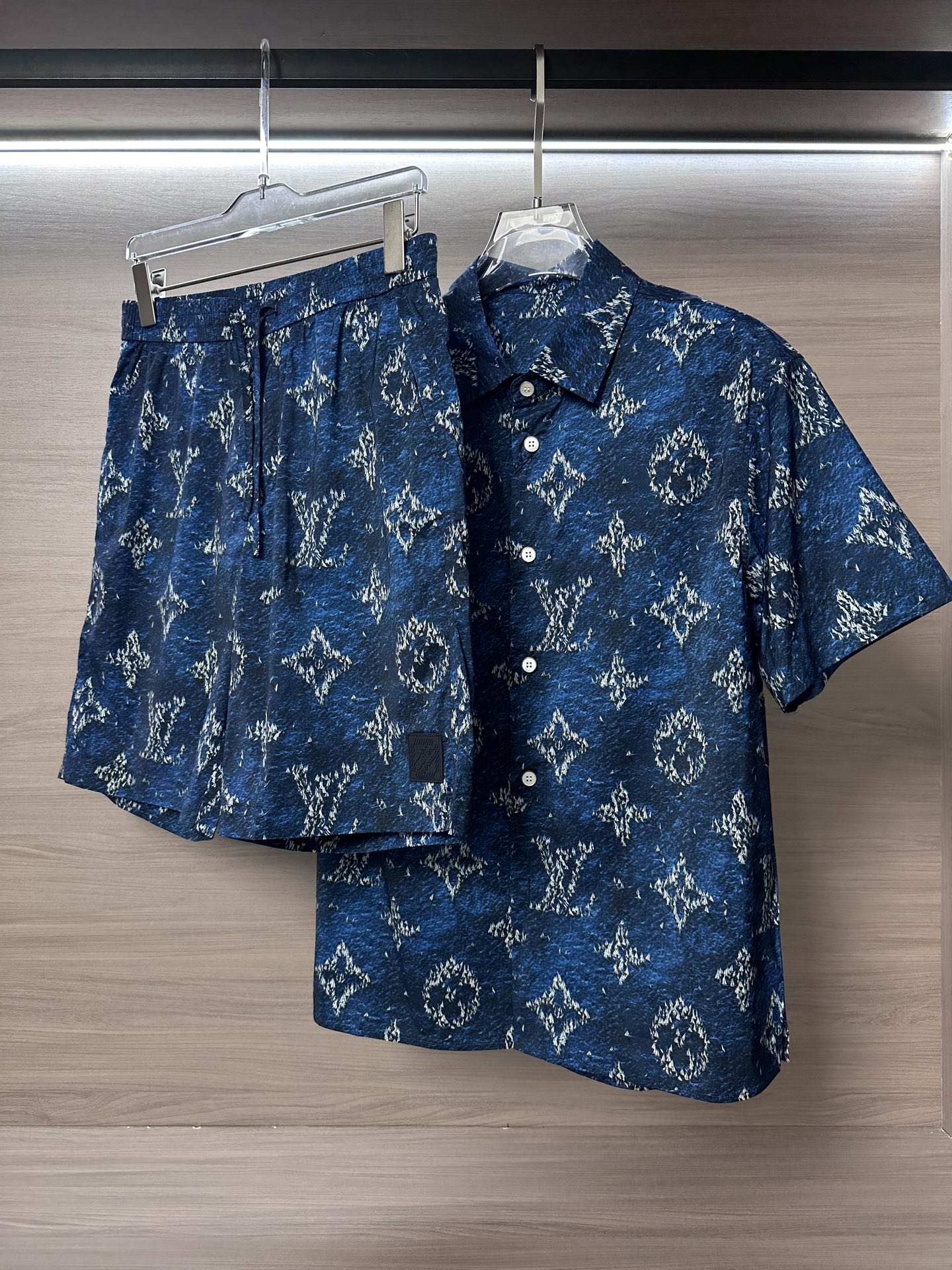 Louis Vuitton Conjunto de Verano para Hombre - Elegancia y Confort en Azul