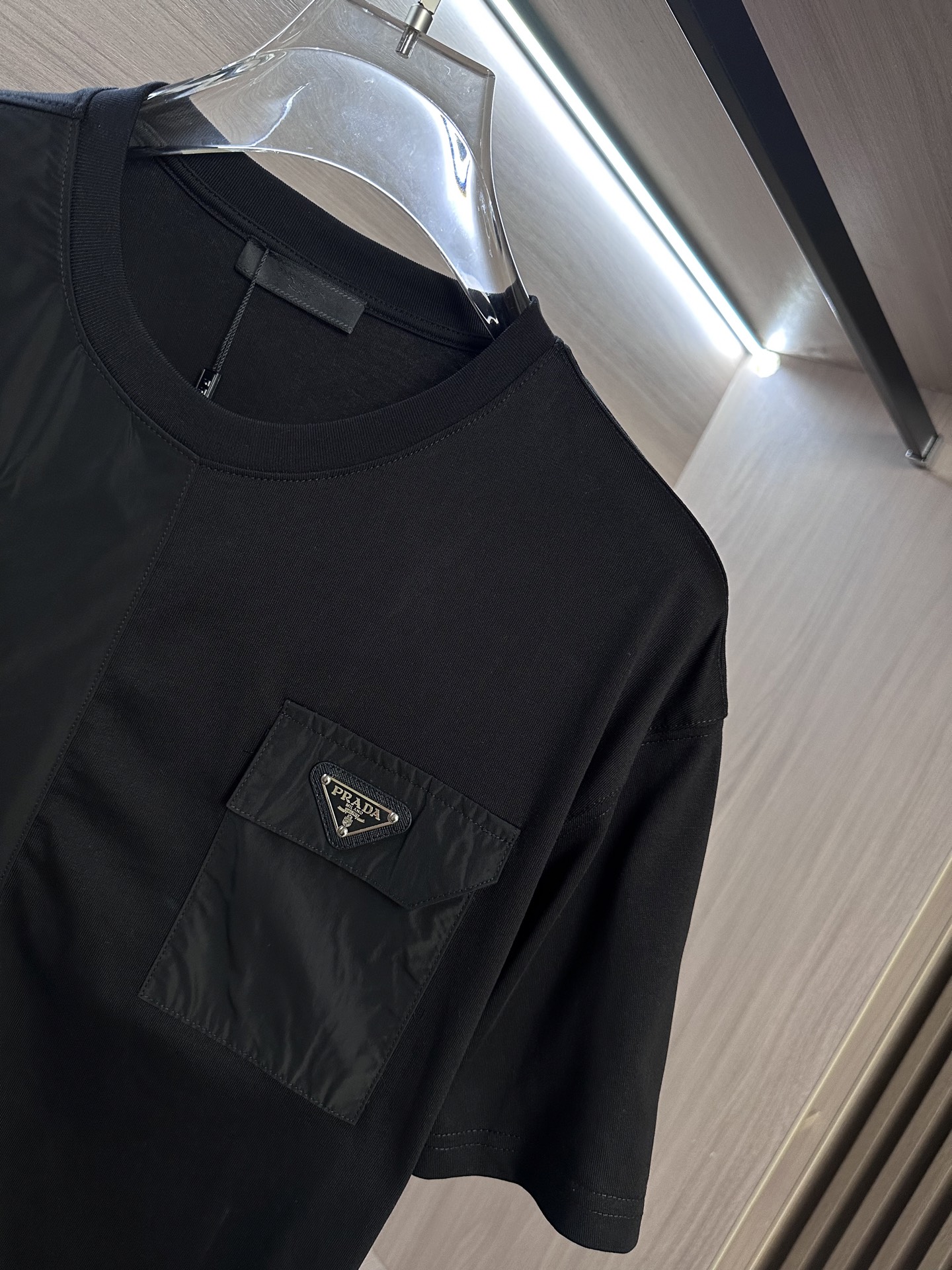 Prada 25SS Men's Black Short Sleeve Round Neck T-Shirt with Logo 5 i1751011643177 7185 0 4
