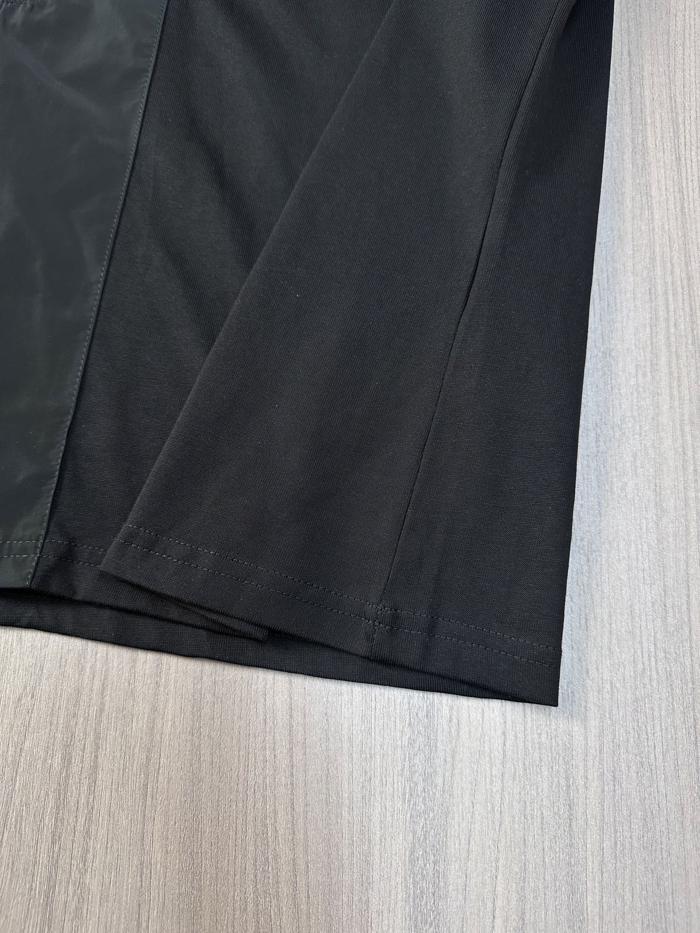 Prada 25SS Men's Black Short Sleeve Round Neck T-Shirt with Logo 9 i1751011644844 8263 0 8