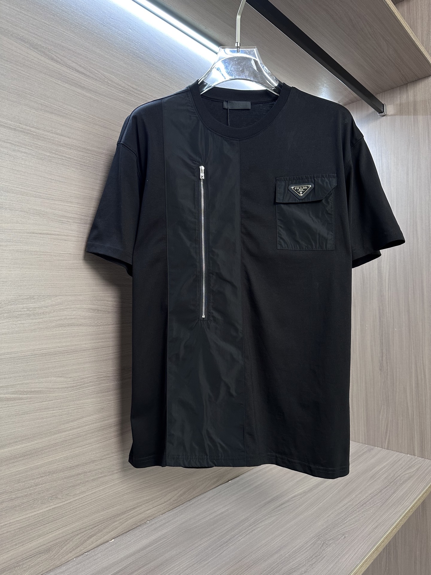 Prada 25SS Men's Black Short Sleeve Round Neck T-Shirt with Logo 3 i1751011644912 6897 0 2