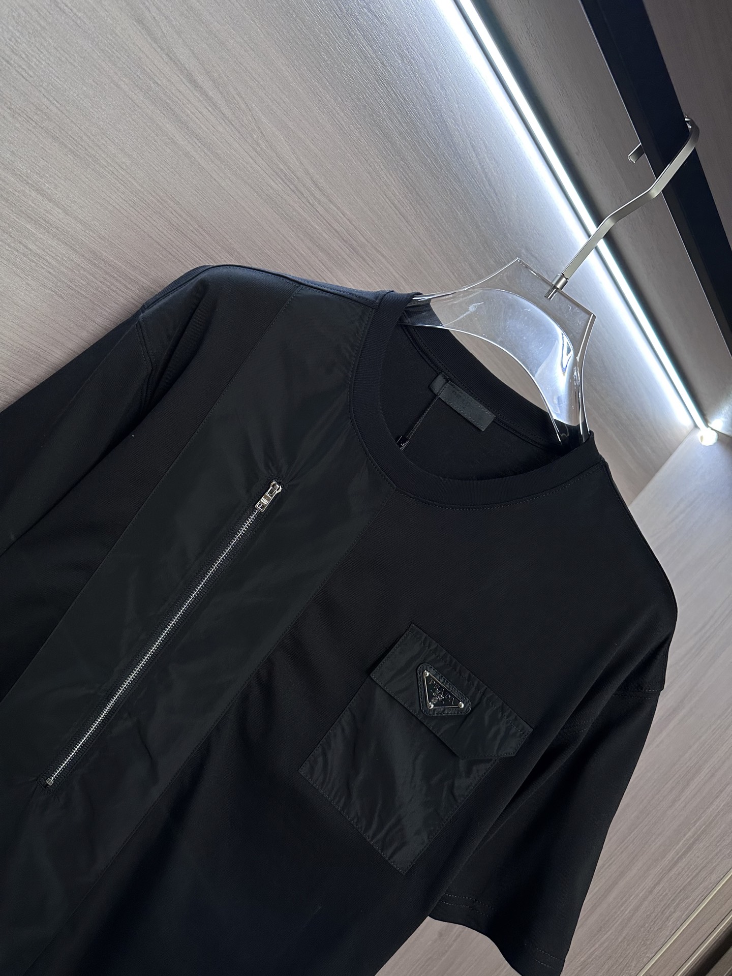 Prada 25SS Men's Black Short Sleeve Round Neck T-Shirt with Logo 4 i1751011644923 2255 0 3
