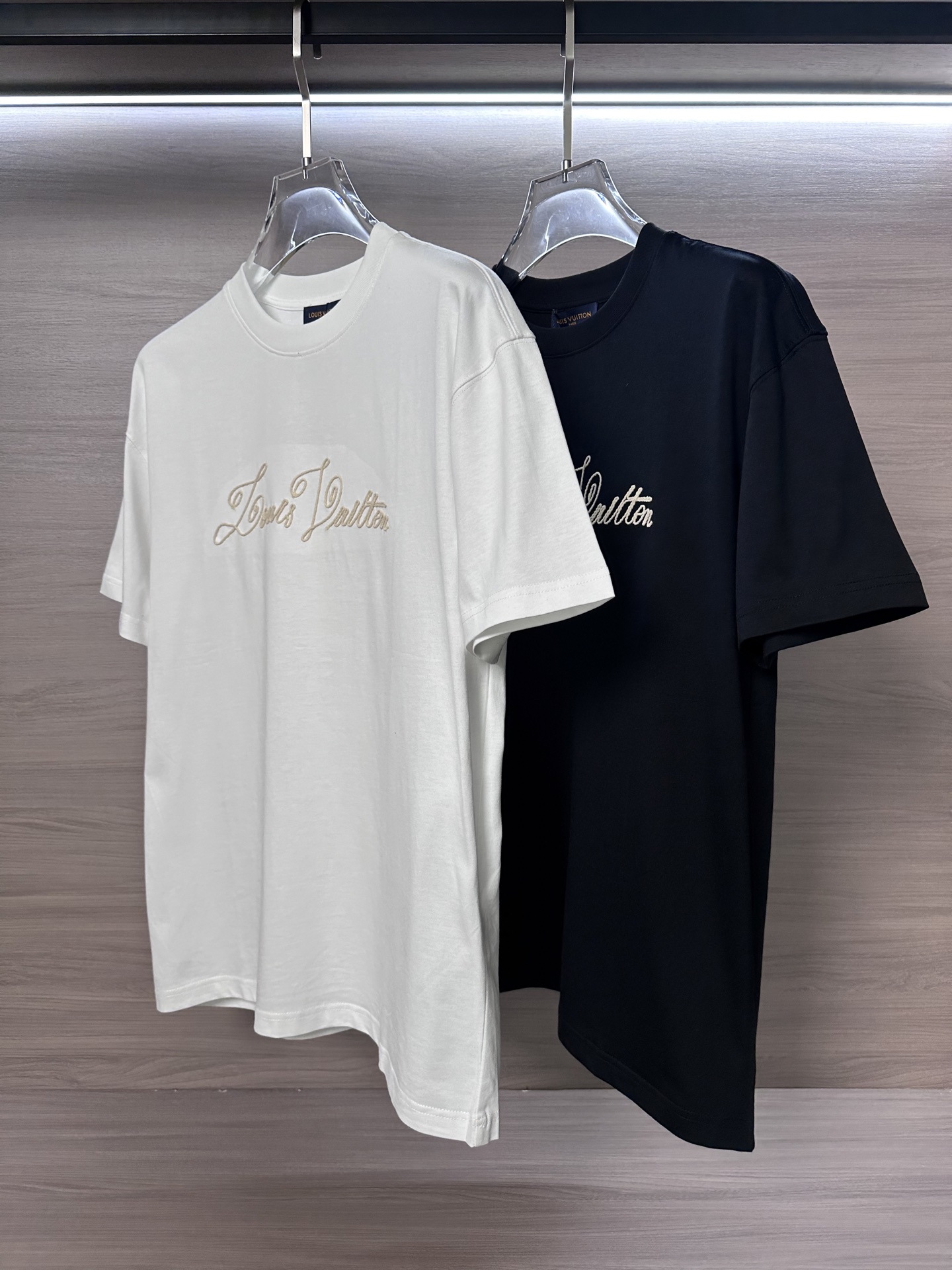 Louis Vuitton Men's 25SS Summer New Short Sleeve Round Neck T-Shirt 4 i1751014048775 5273 0 2