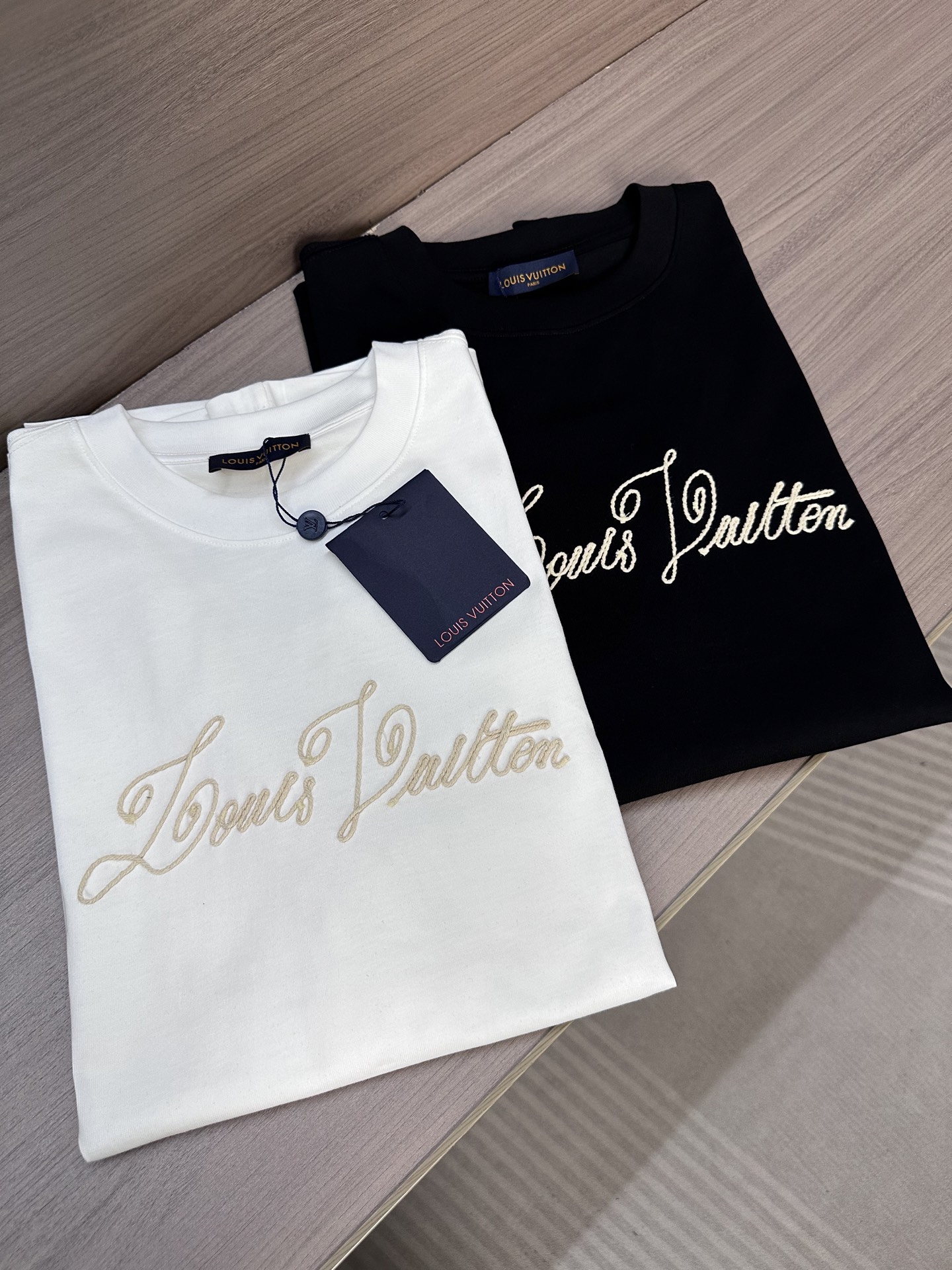 Louis Vuitton Men's 25SS Summer New Short Sleeve Round Neck T-Shirt 2 i1751014048781 4455 0 0
