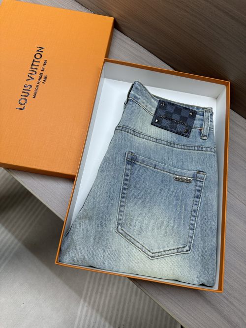 Louis Vuitton Men's 25SS Summer New Jeans Soft Straight-Leg Denim Pants 1 Louis Vuitton Men's 25SS Summer New Jeans Soft Straight-Leg Denim Pants