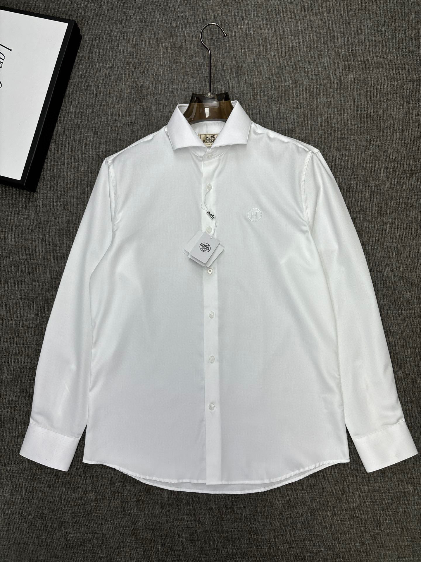 Hermes Men's White Long Sleeve Dress Shirt - Modern Minimalist Style 3 i1751269627405 6862 0 1