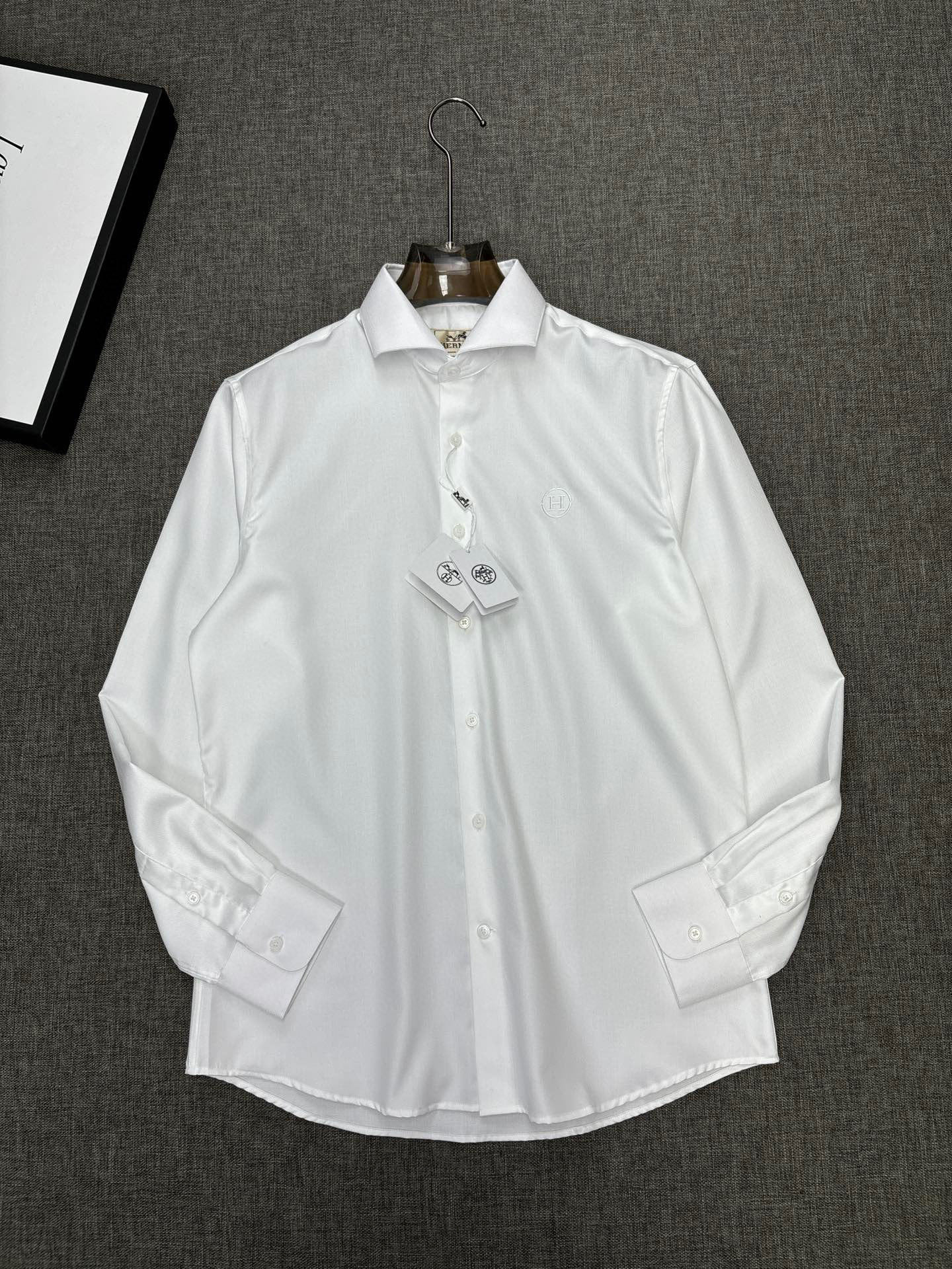 Hermes Men's White Long Sleeve Dress Shirt - Modern Minimalist Style 4 i1751269629205 2566 0 2