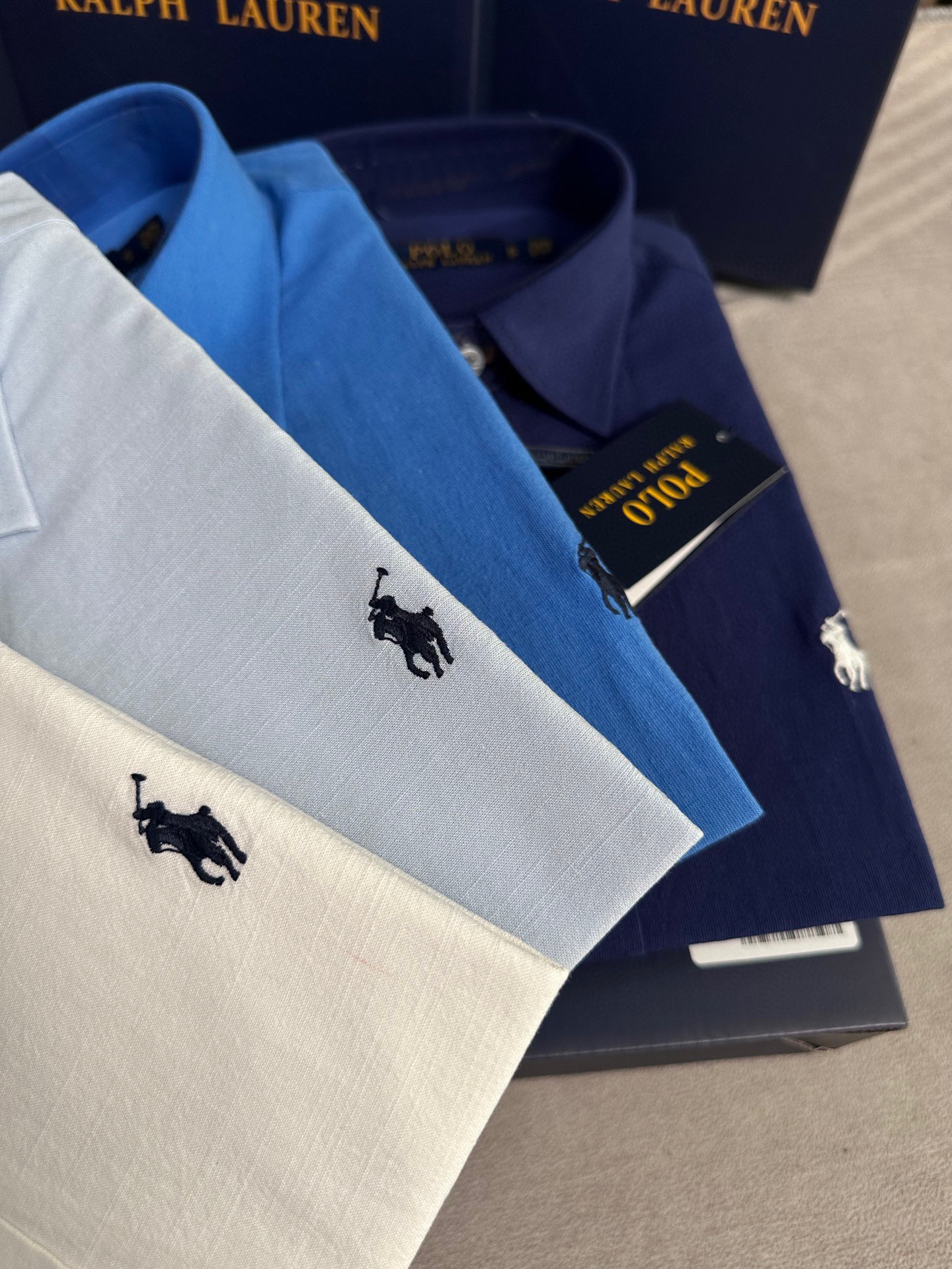 Zirconium Polo Shirt: High-quality cotton, comfortable and stylish with unique details. - 图片 3