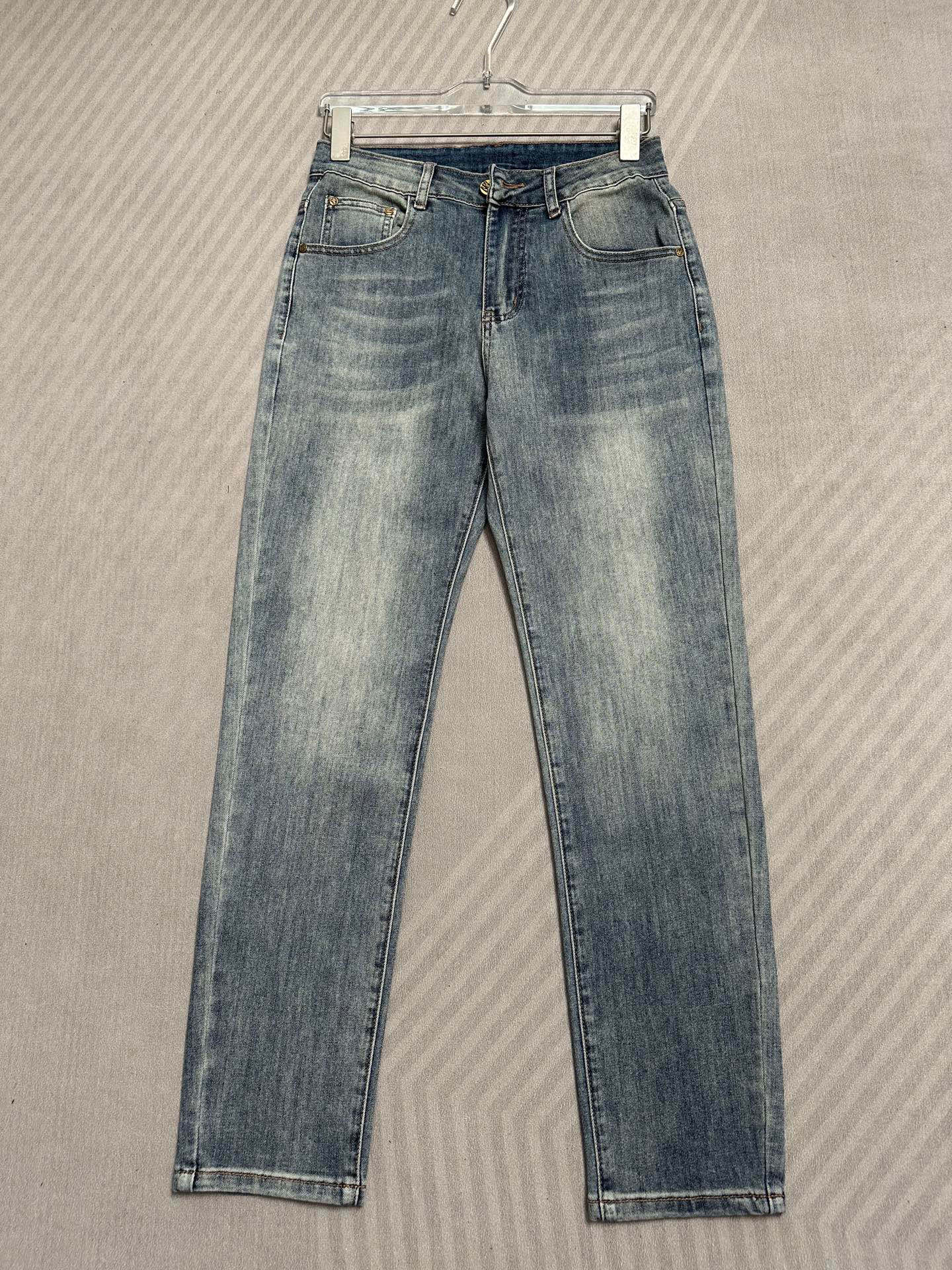“BBR Family’s High-End Summer Jeans: Super Soft, Cozy Fabric, Various Sizes Available” - 图片 2