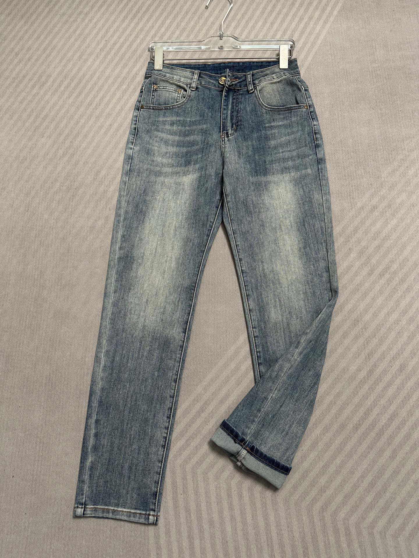 “BBR Family’s High-End Summer Jeans: Super Soft, Cozy Fabric, Various Sizes Available” - 图片 3