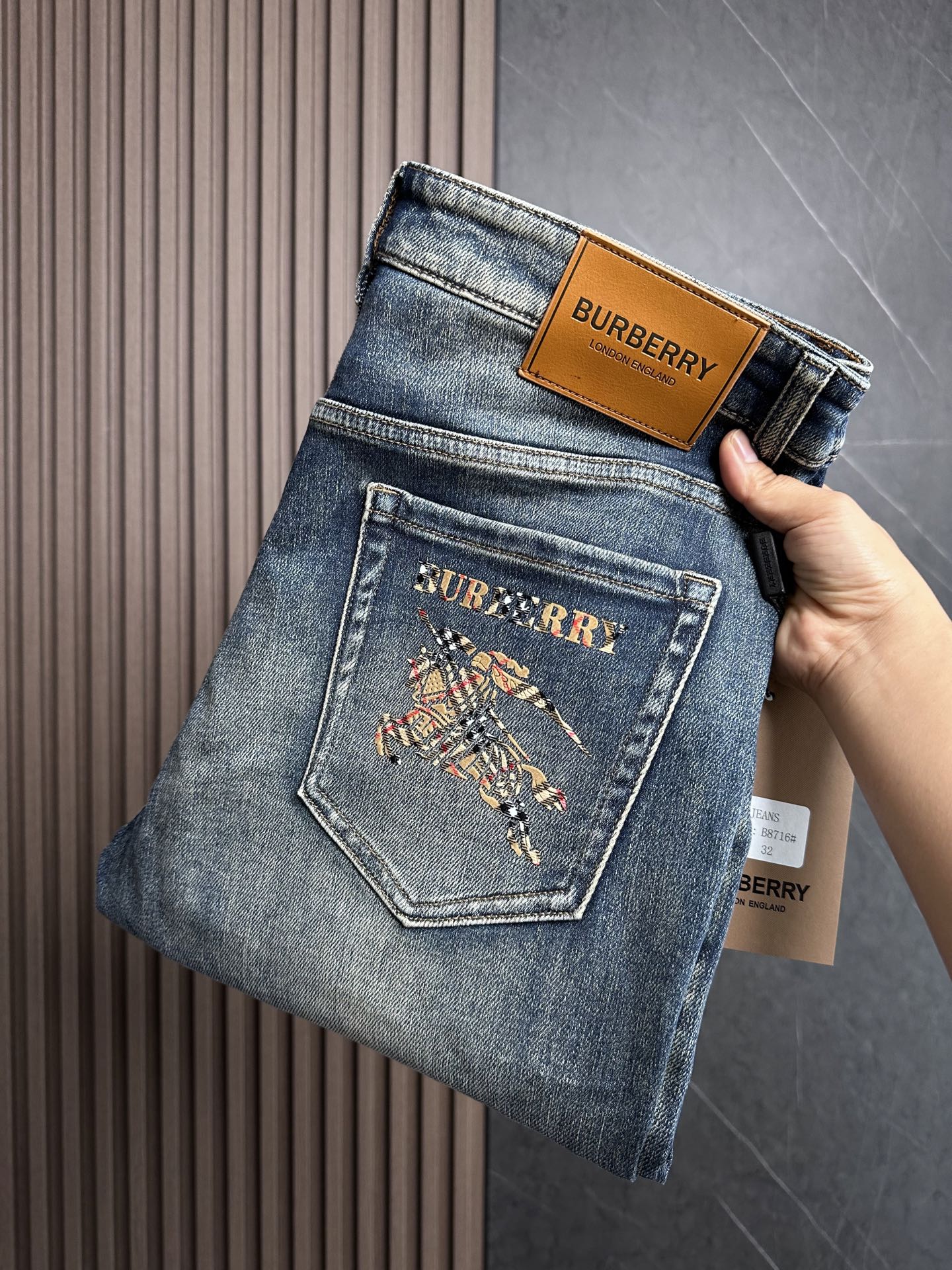 Burberry Classic Fit Denim Jeans with Check Pattern - Stylish & Comfortable 2 i1755669095903 111 0 0