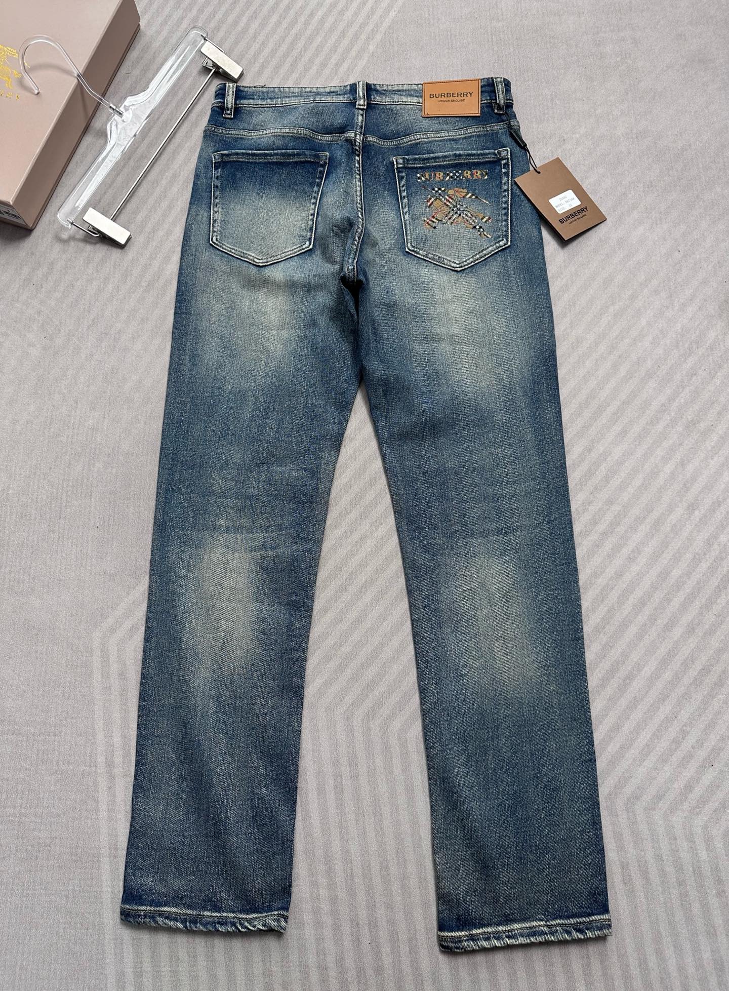 Burberry Classic Fit Stretch Denim Jeans with Checkered Detail 13 i1755847915941 985 0 11