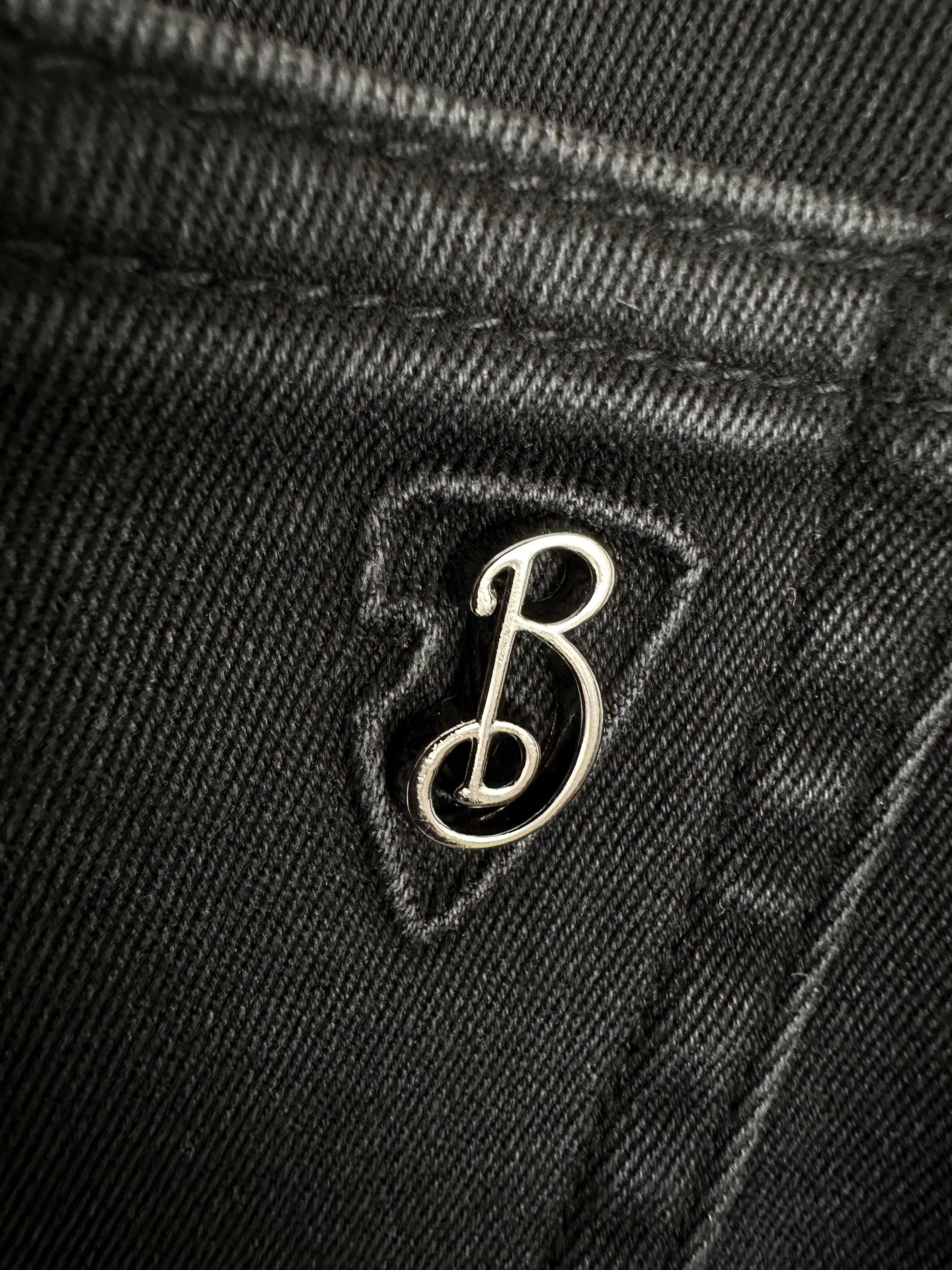 Burberry Women's Slim-Fit Denim Jeans with Elastic Fabric & Horseferry Print 11 i1756187295613 176 0 9