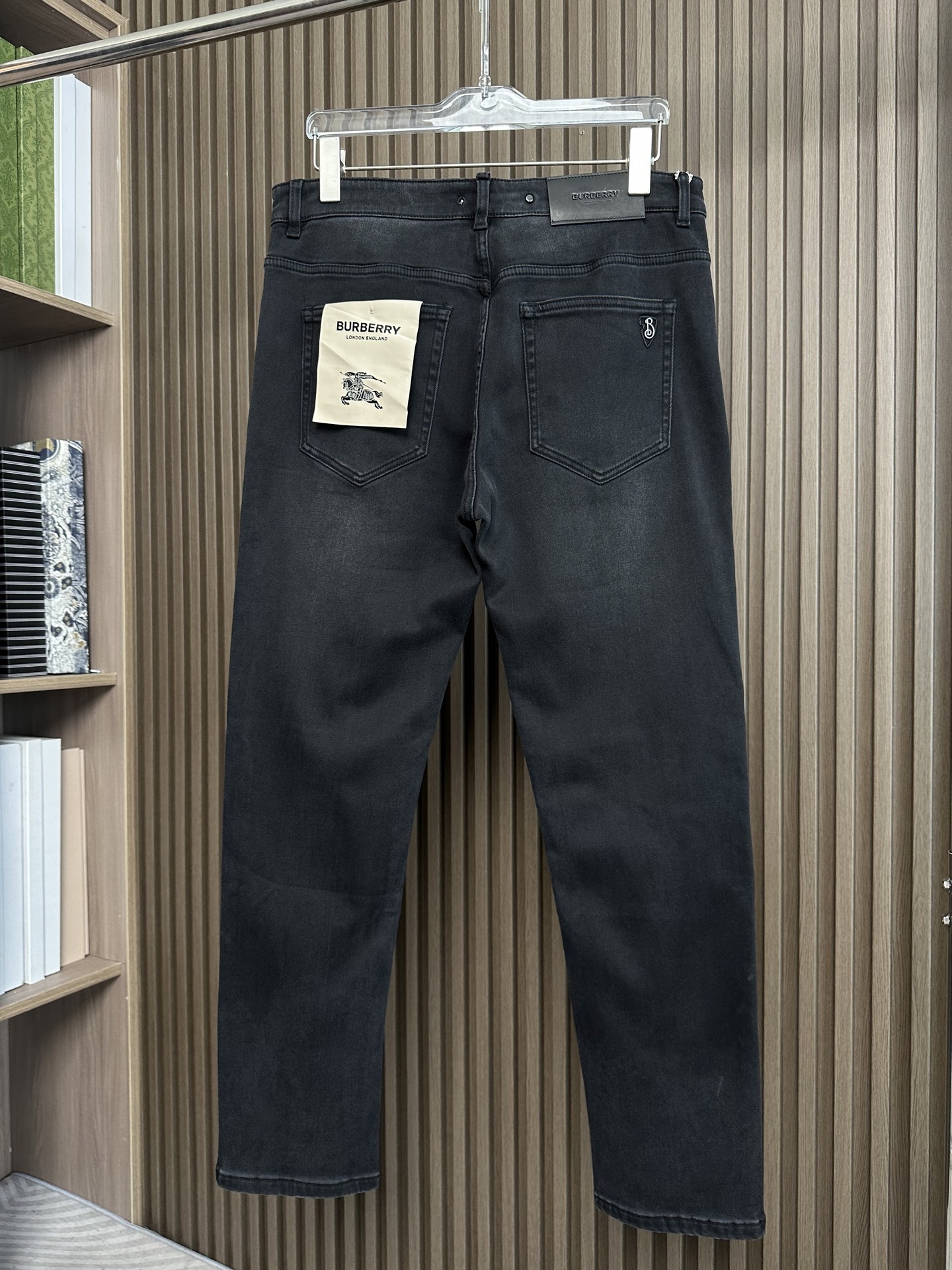 Burberry Women's Slim-Fit Denim Jeans with Elastic Fabric & Horseferry Print 4 i1756187295638 3929 0 2